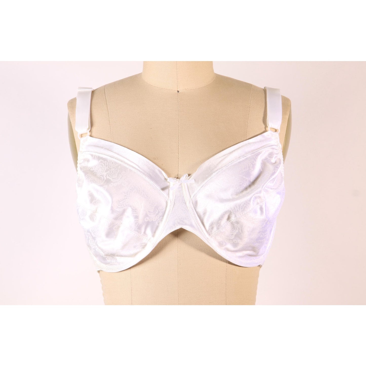 1980s White Floral Pattern Bow Detail Bra by Bali-38D