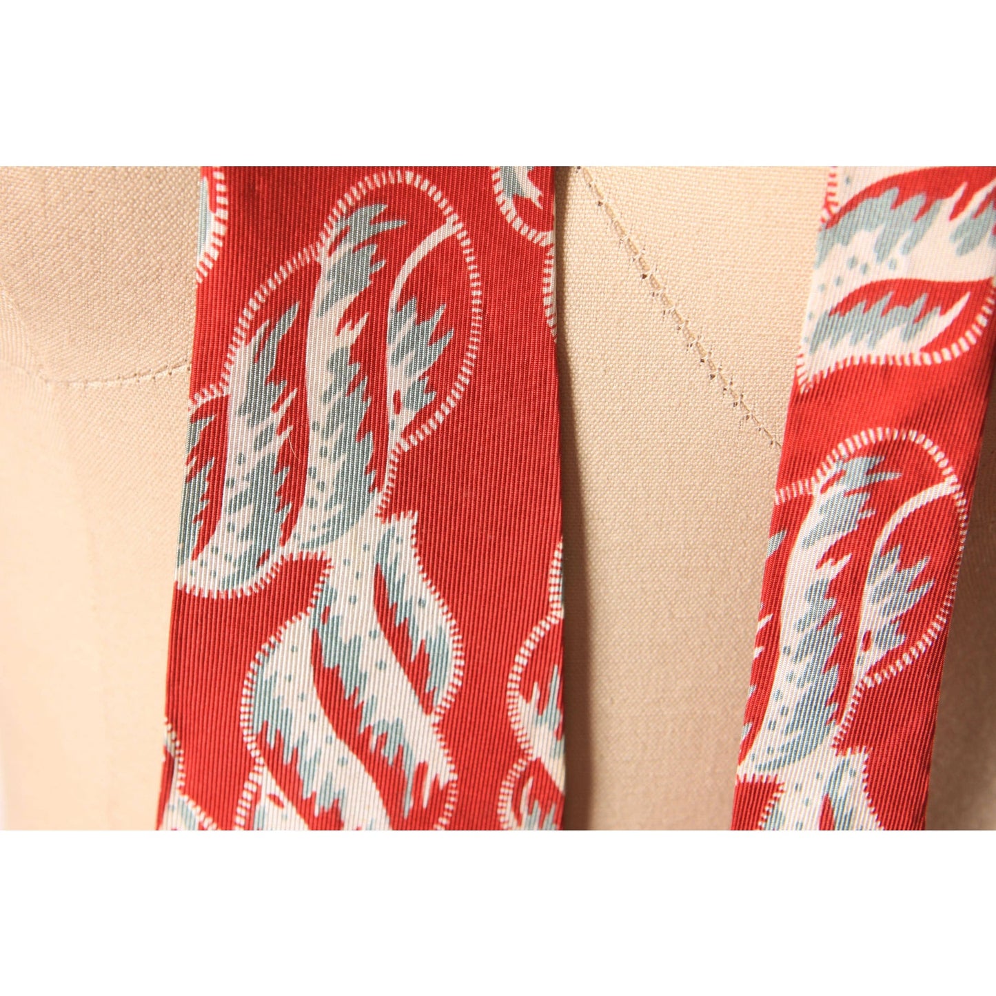 1950s Red, White and Blue Novelty Seashell Print Necktie Tie by Richmond Brothers