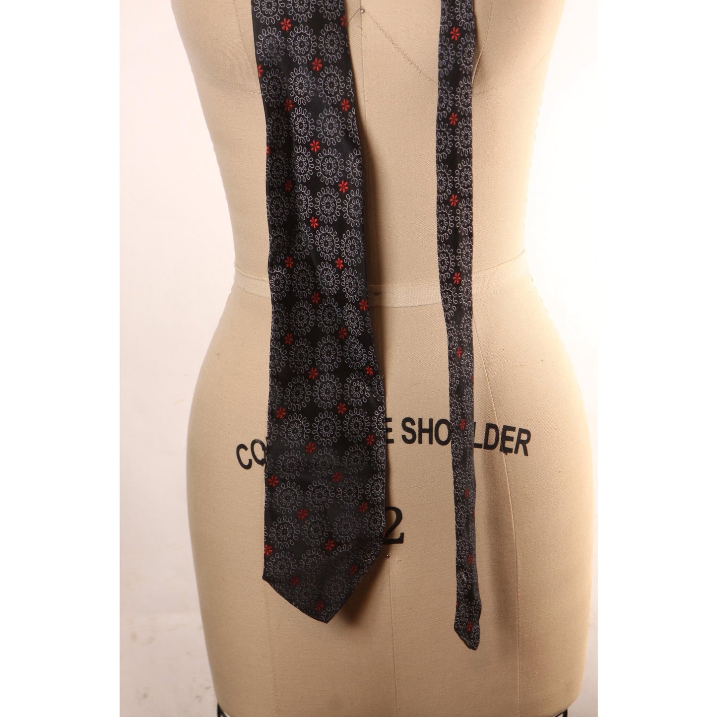 1960s Black and Red Swirl Floral Necktie Tie by Di Edwardo