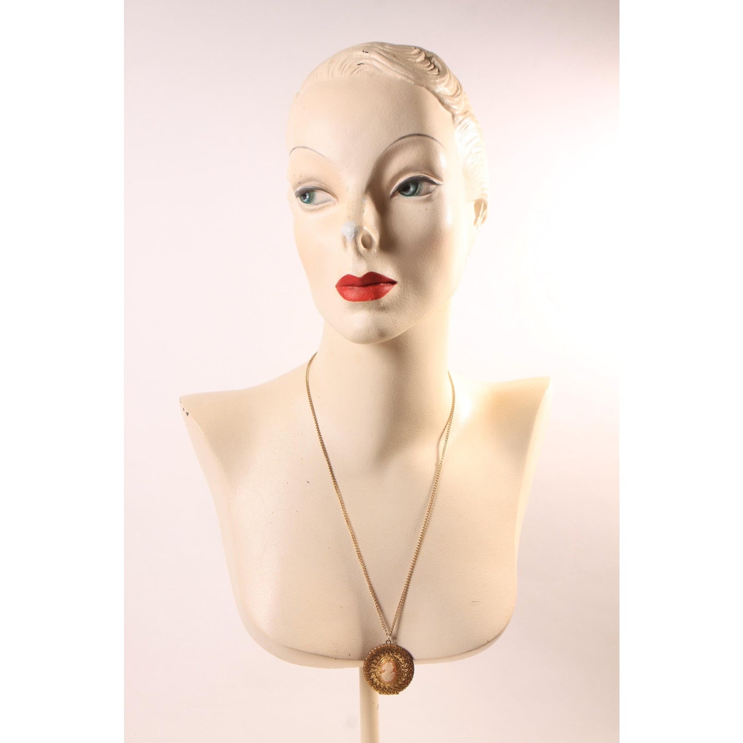 1970s Gold Tone Metal Pink and Cream Cameo Locket Pendant Necklace
