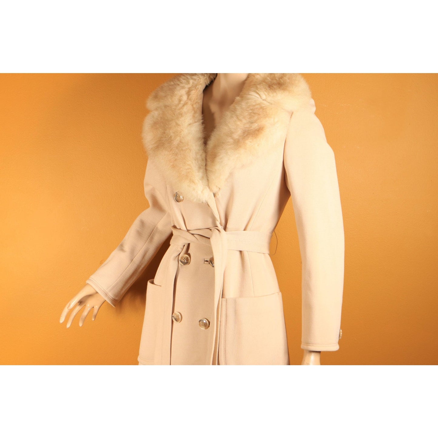 1970s Cream Tan Long Sleeve Button Up Fox Fur Collar Wool Coat by Fashionbilt -S-M