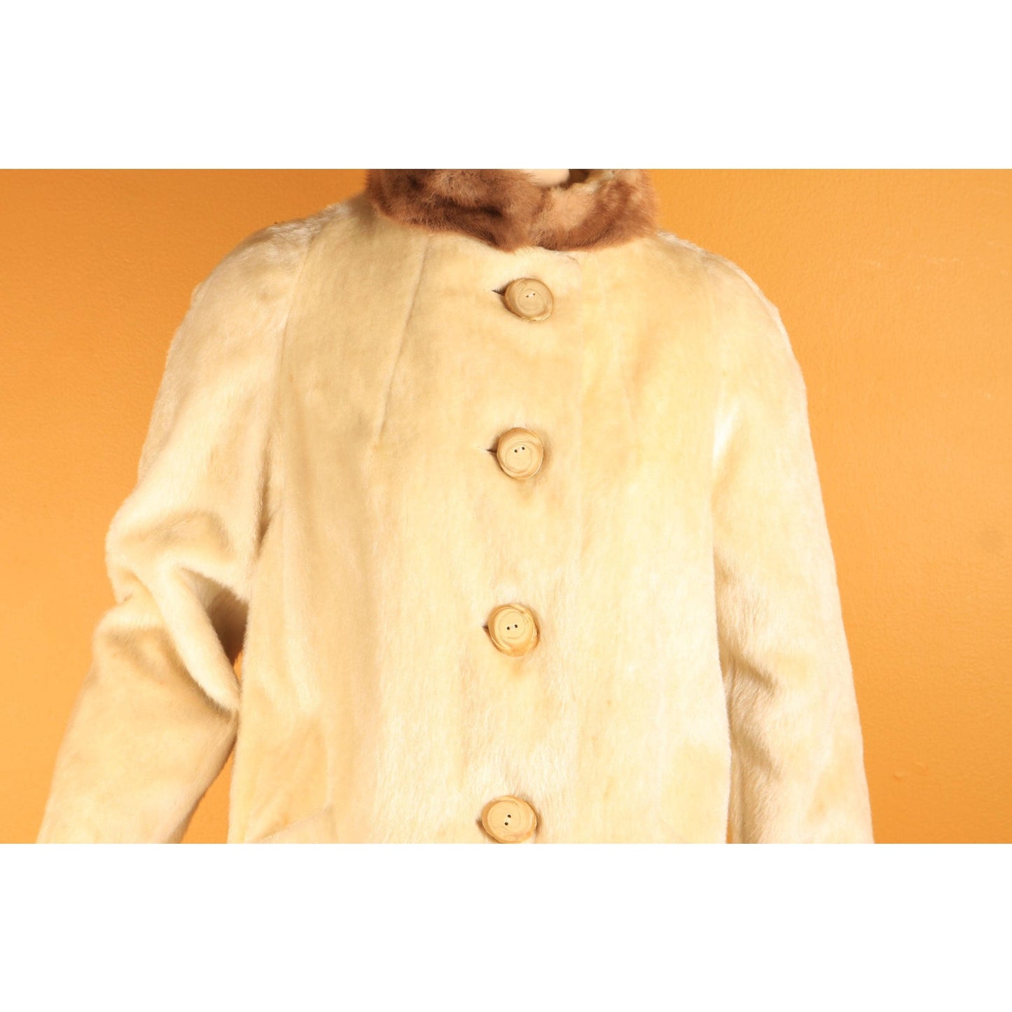1960s Cream Faux Fur Fuzzy Long Sleeve with Mink Fur Trim Collar Coat by Junior-Aire -M-L
