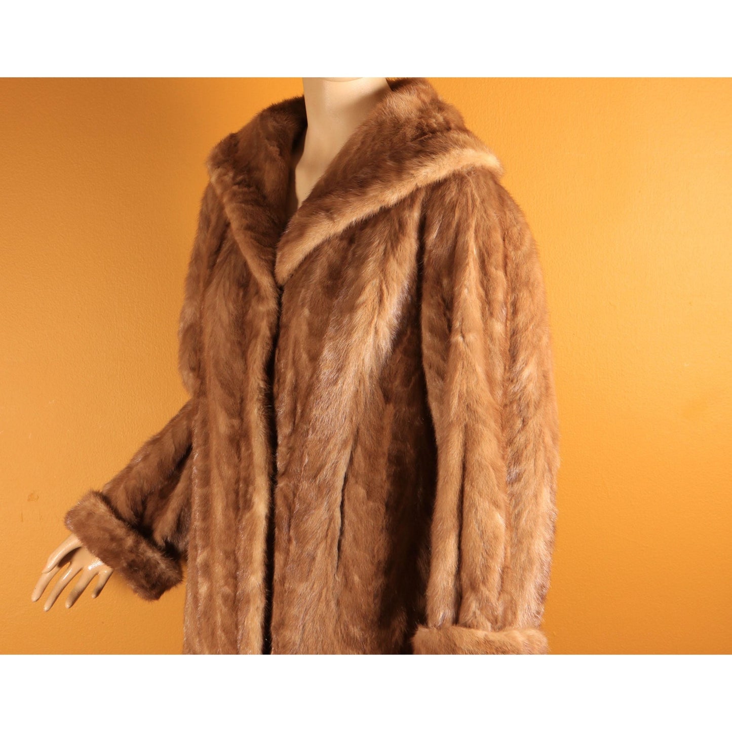 1950s Honey Brown Long Sleeved Mink Fur Coat by McDaniel's -M-L