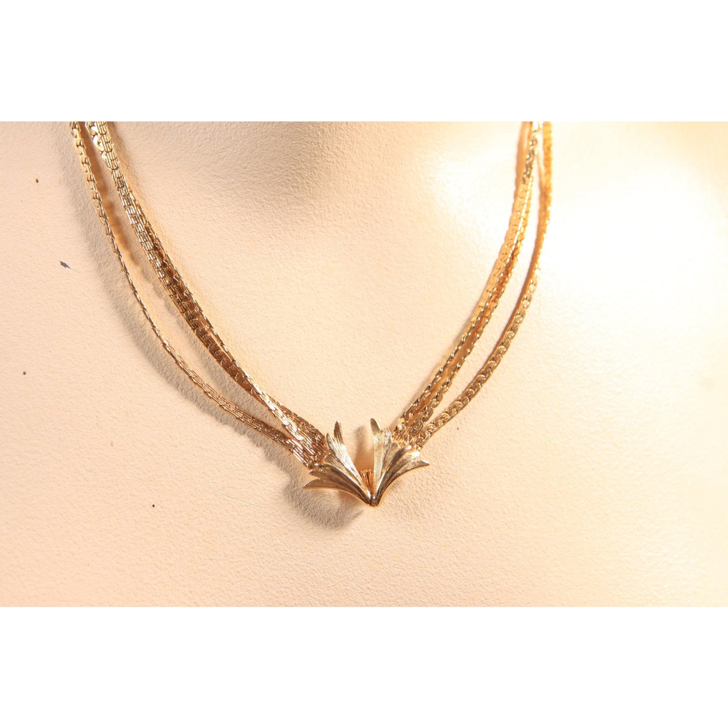1970s Gold Tone Metal Fan Shape Pendant Necklace