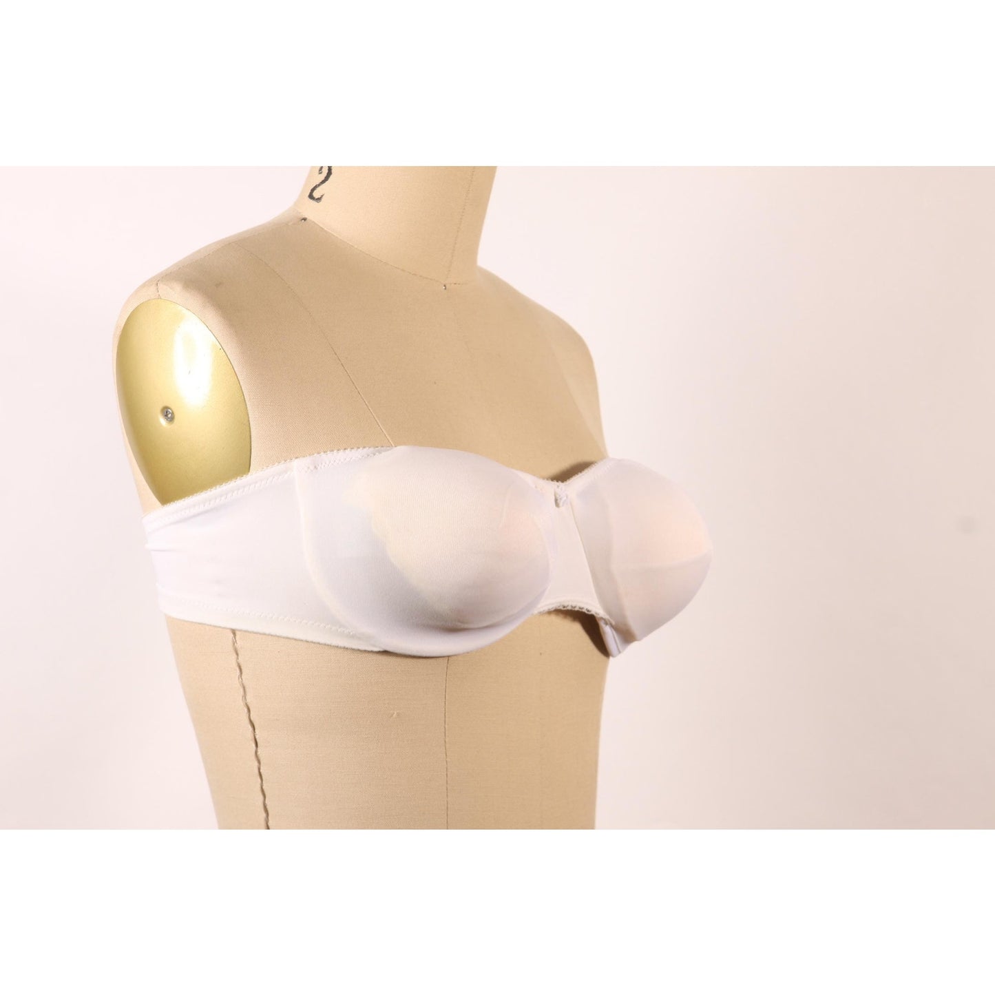 1970s White Strapless Bra by Flexnit-38B