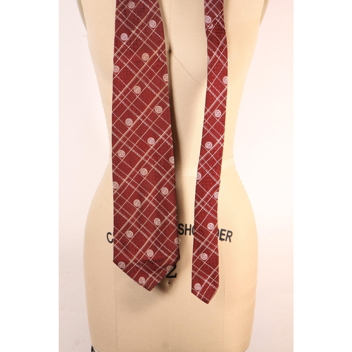 1970s Burgundy and Tan Patterned Polyester Wide Necktie Tie by Dillard’s Brown-Dunkin’