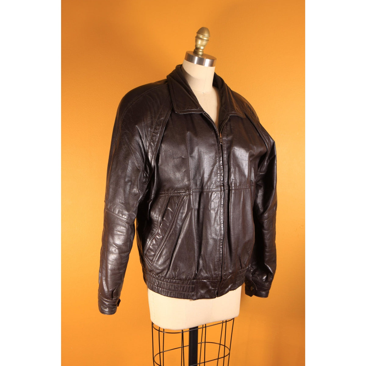 1980s Brown Leather Zip Up Pocketed Mens Bomber Jacket Coat by Members Only -L