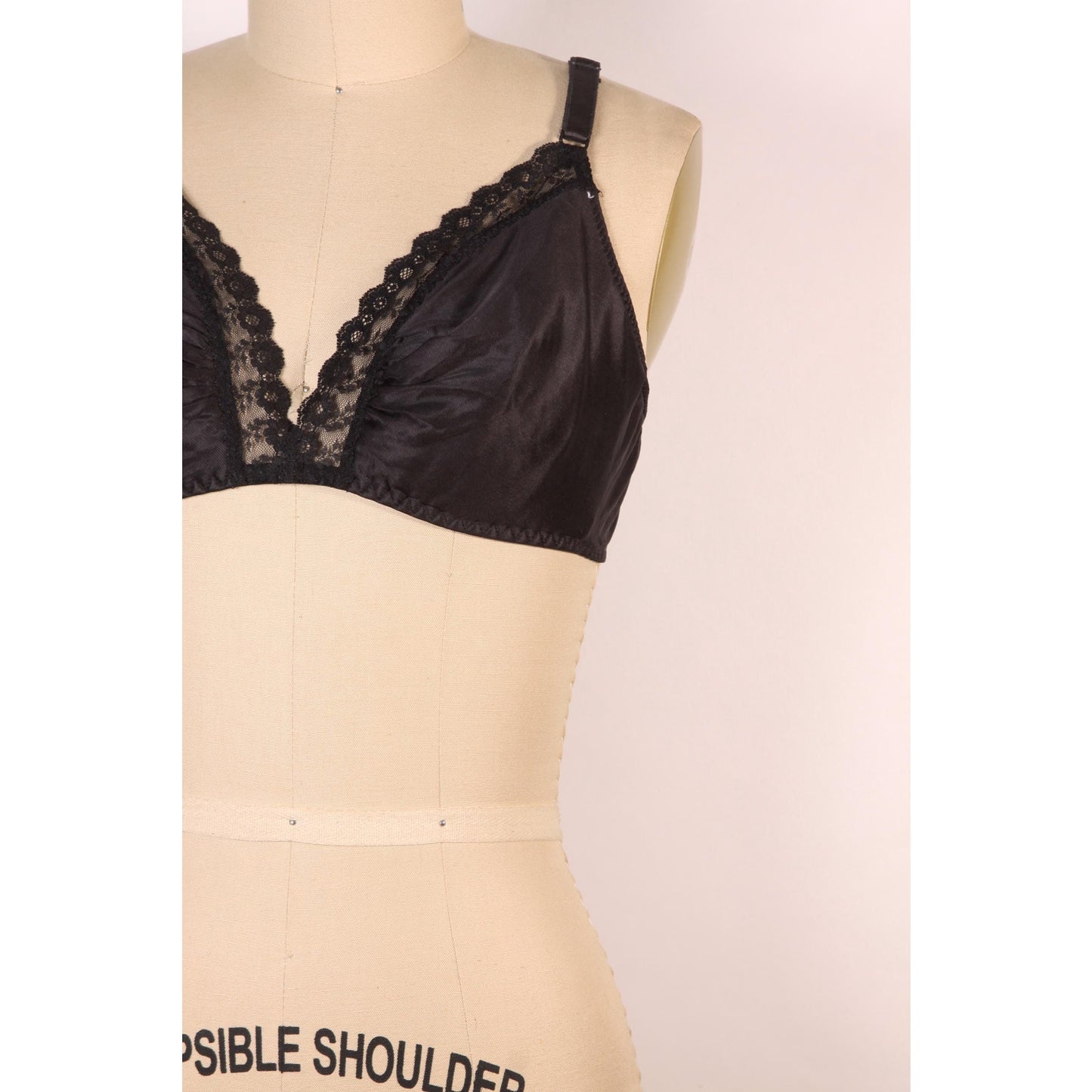 1970s 1980s Black Light Padding Sheer Lace Trim Bra-36C