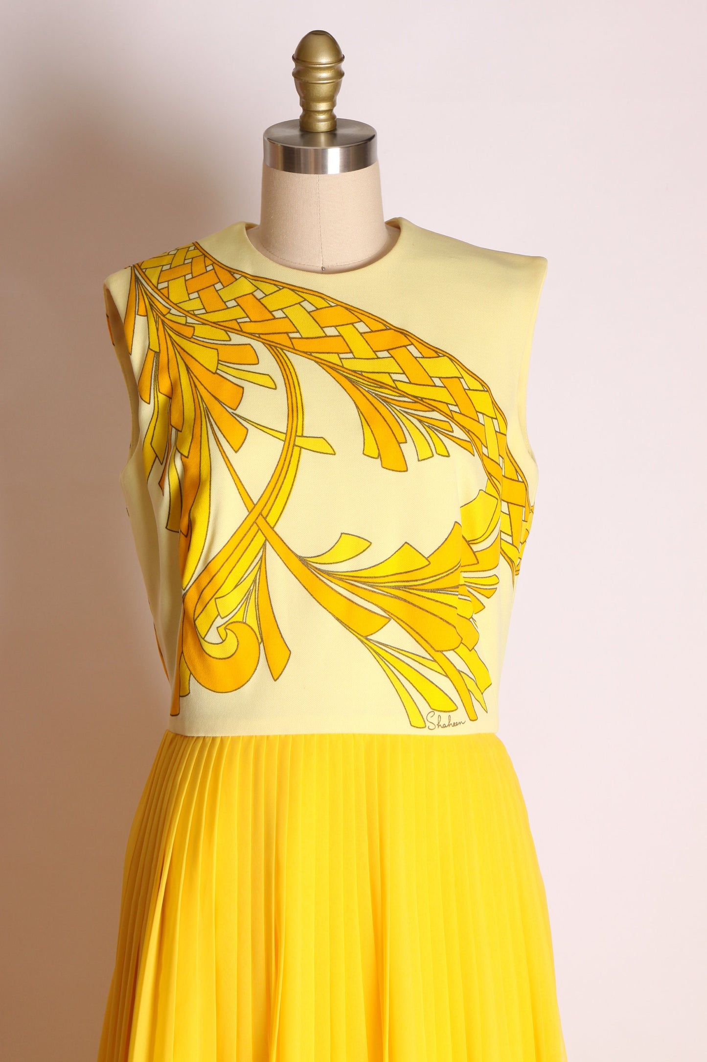 1960s 1970s Yellow Polyester and Chiffon Accordion Pleated Full Length Sleeveless Dress with Matching Sheer Chiffon Jacket by Alfred Shaheen