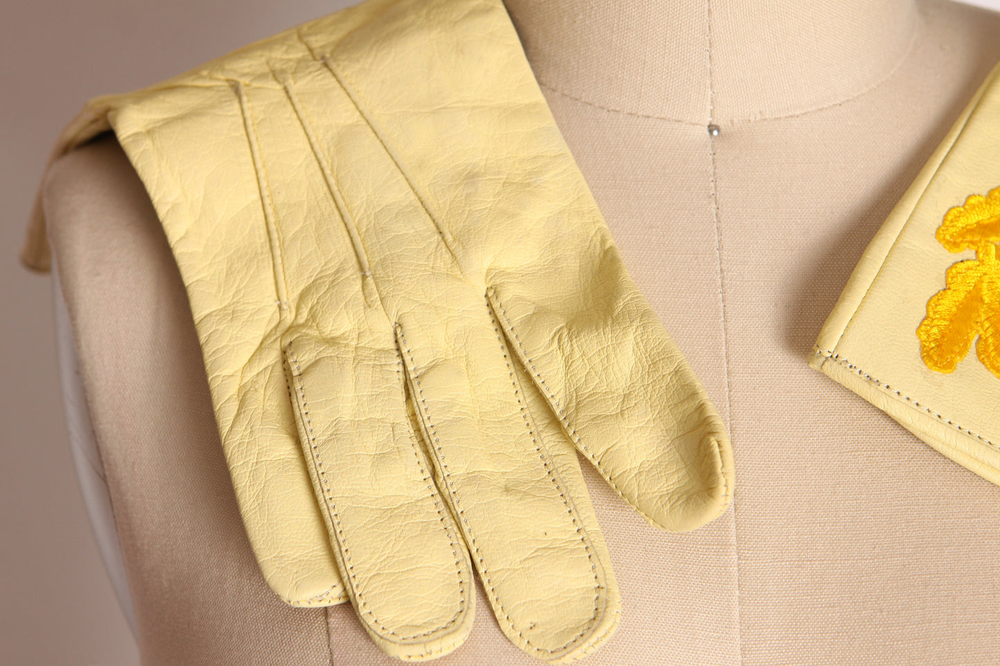 1970s Cream and Yellow Leather Below the Wrist Yellow Rose Embroidered Western Cowgirl Gloves