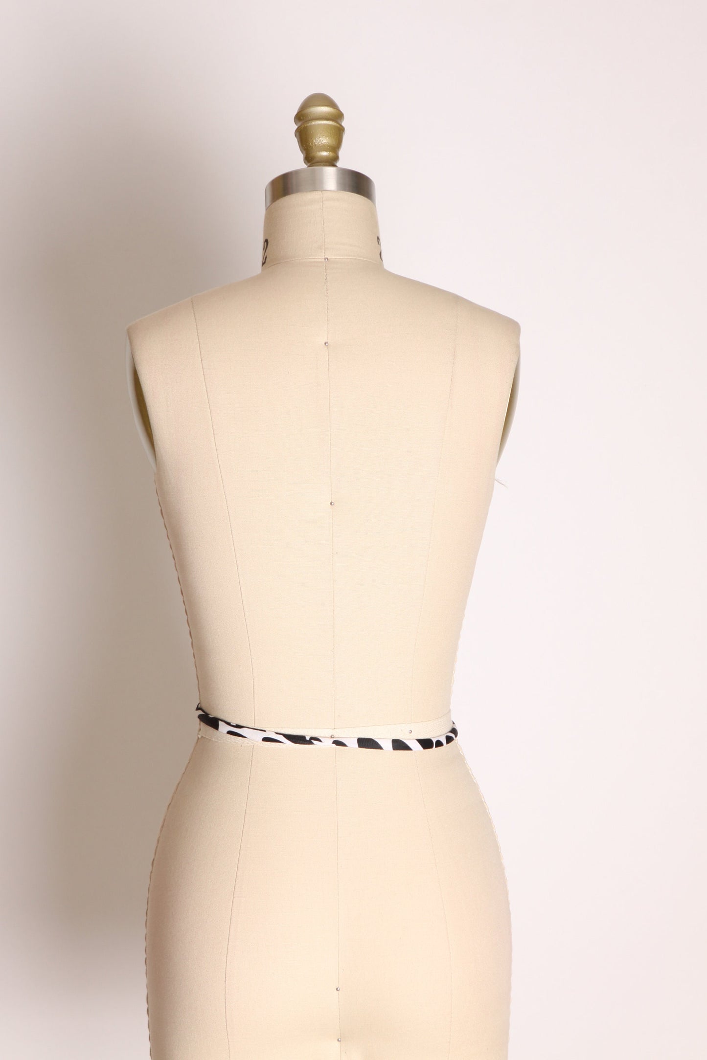 1960s Black and White Spotted Fabric Belt