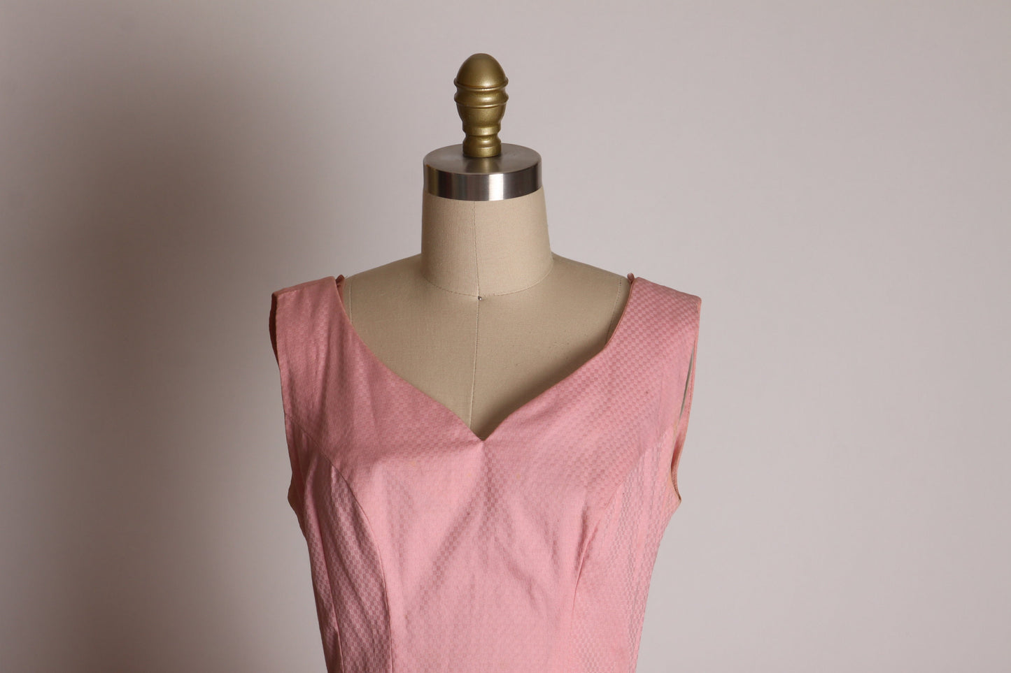 1950s Pink Drop Waist Mermaid Flare Hem Sleeveless Formal Cocktail Flower Detail Bubble Hem Dress -XS