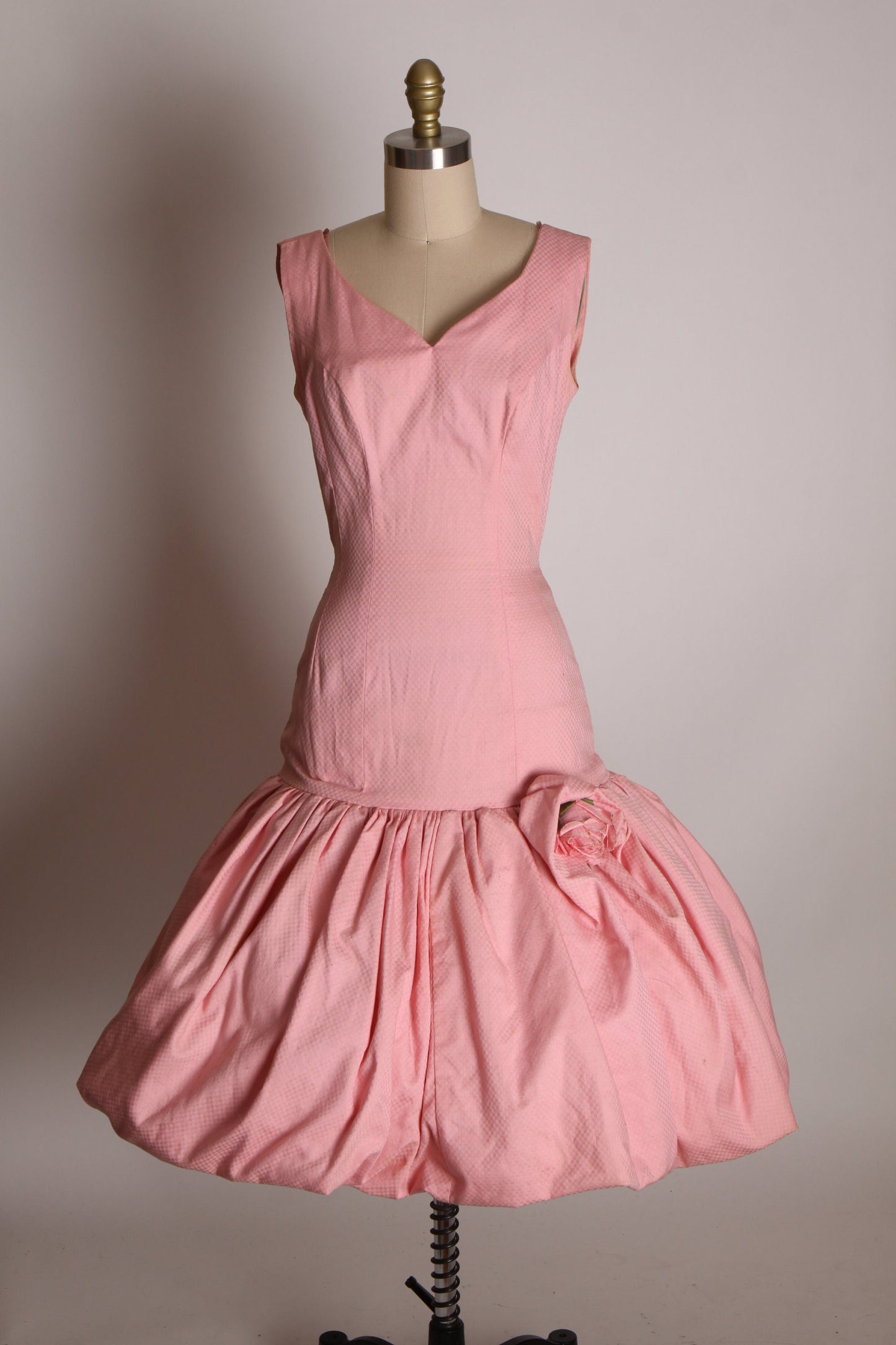 1950s Pink Drop Waist Mermaid Flare Hem Sleeveless Formal Cocktail Flower Detail Bubble Hem Dress -XS