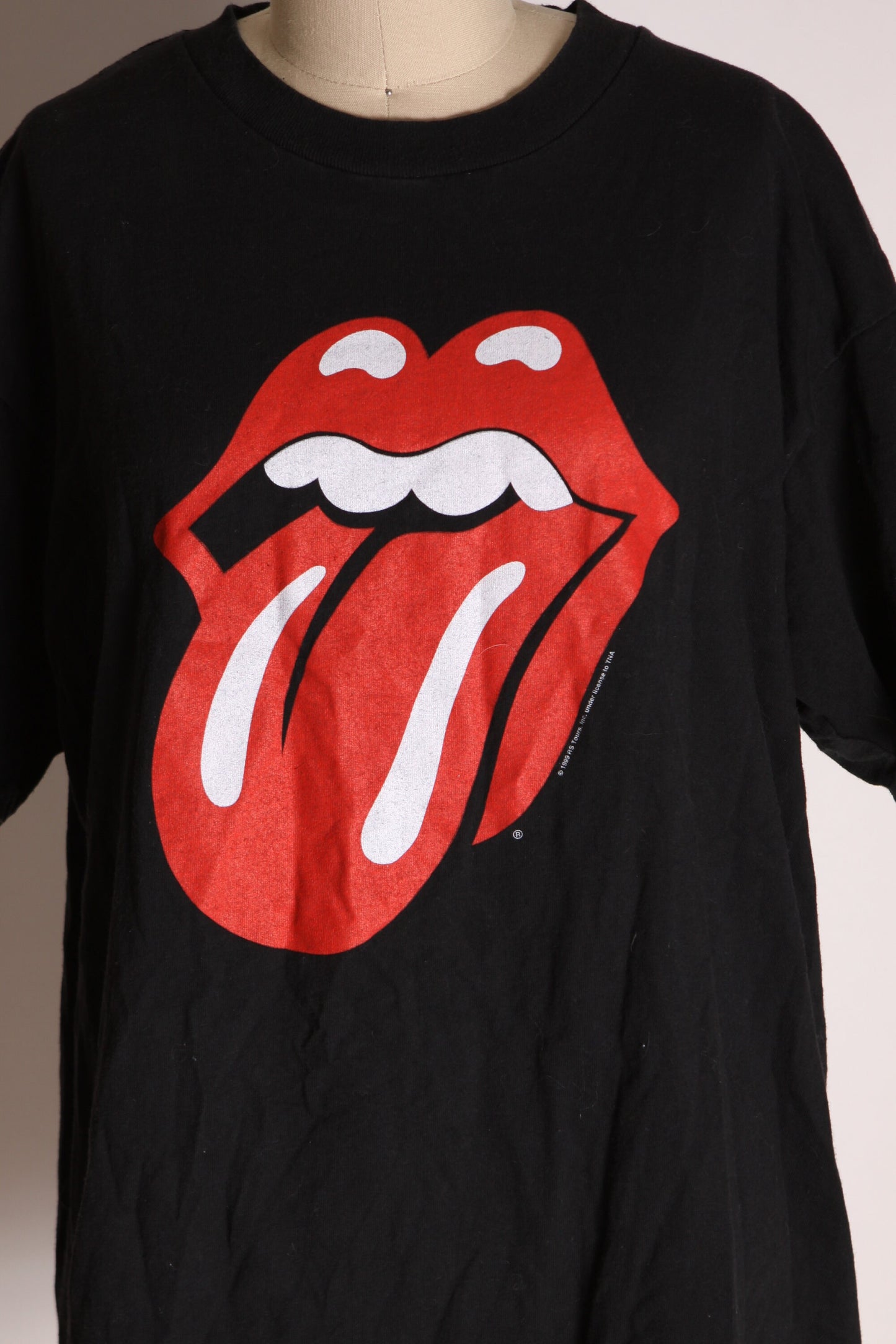 1999 1990s Black, Red and White Rolling Stones Tongue Band Concert T Shirt by All Sport International -L