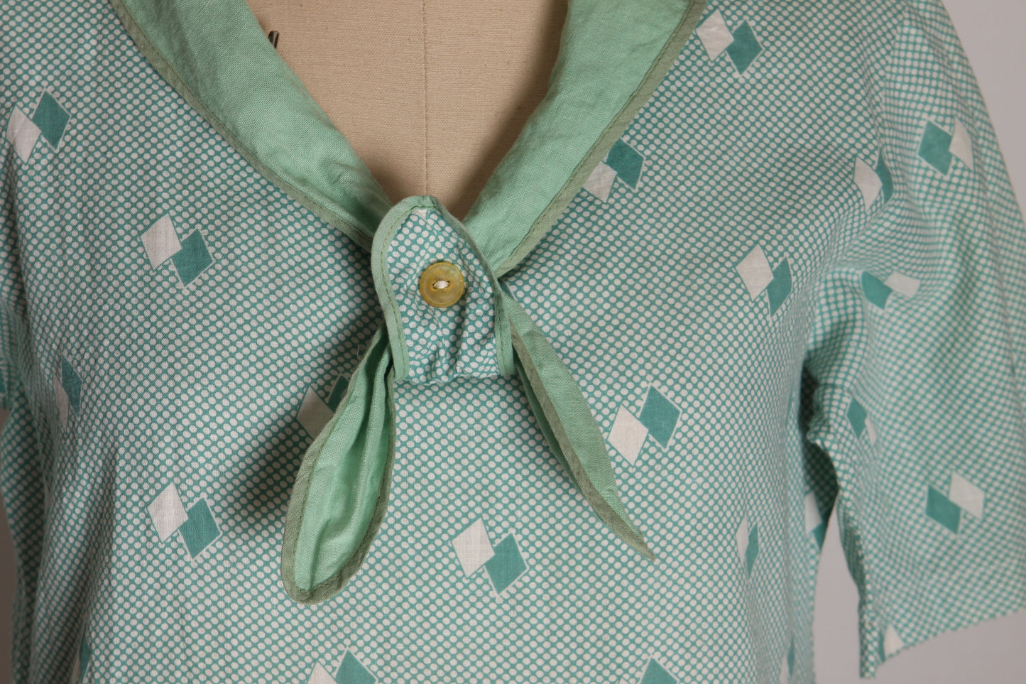 1930s Mint Green Blue and Cream Short Sleeve Bow Neckline Peplum Waist Diamond Shape Feedsack Dress -M