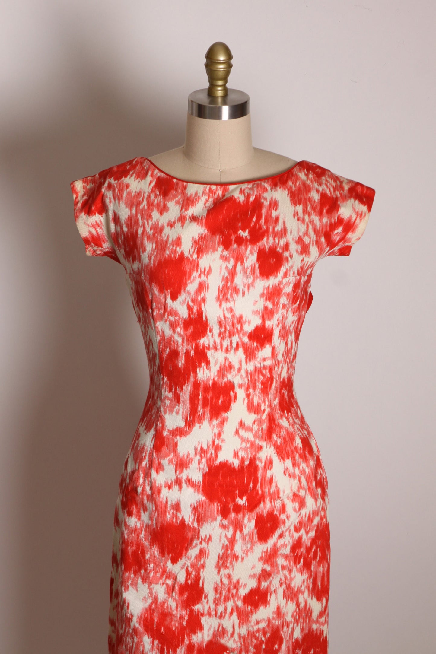 1950s Coral Red Orange Pink and White Abstract Short Sleeve Bow Detail Back Wiggle Dress -XS