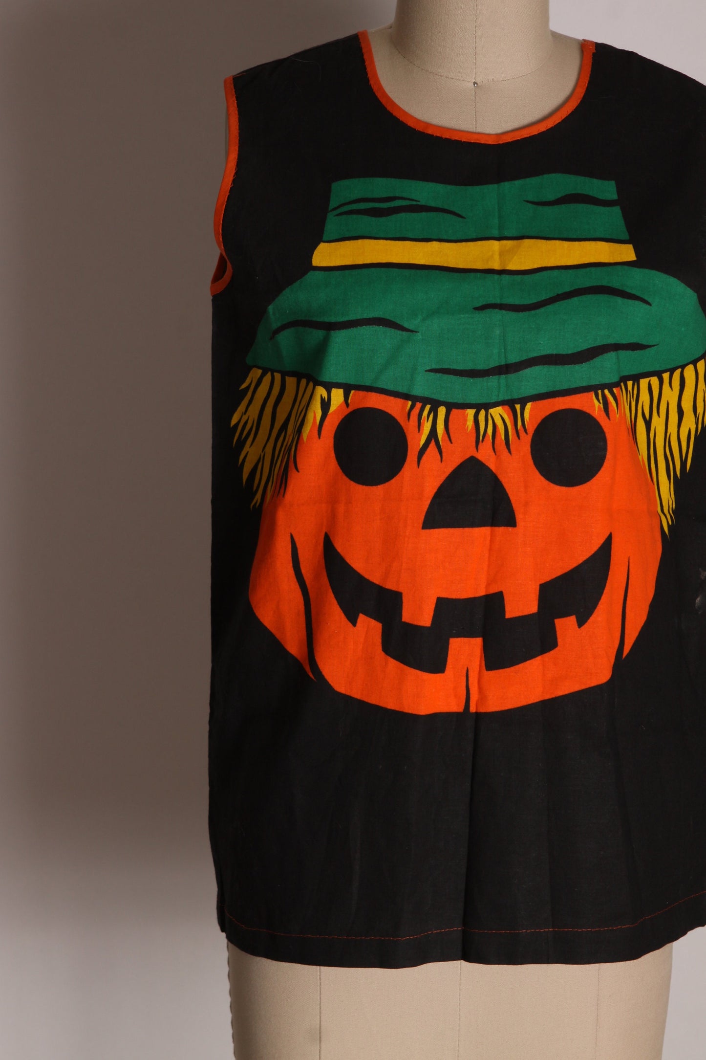 1970s Black, Orange, Green and Yellow Sleeveless Pullover Jack-o-Lantern Halloween Shirt Costume -S