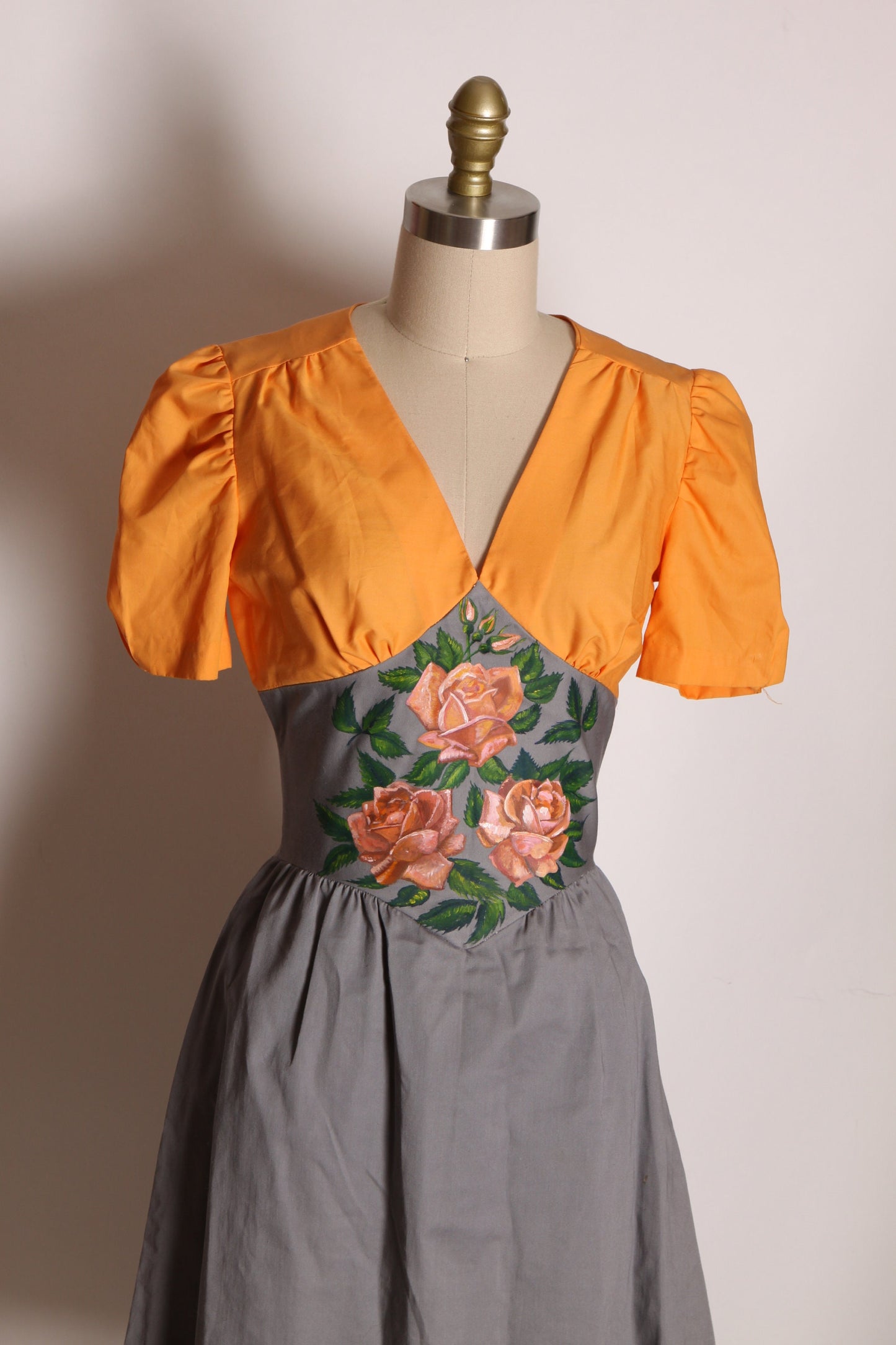 1970s Orange and Gray Hand Painted Rose Bodice Short Sleeve Dress -XS