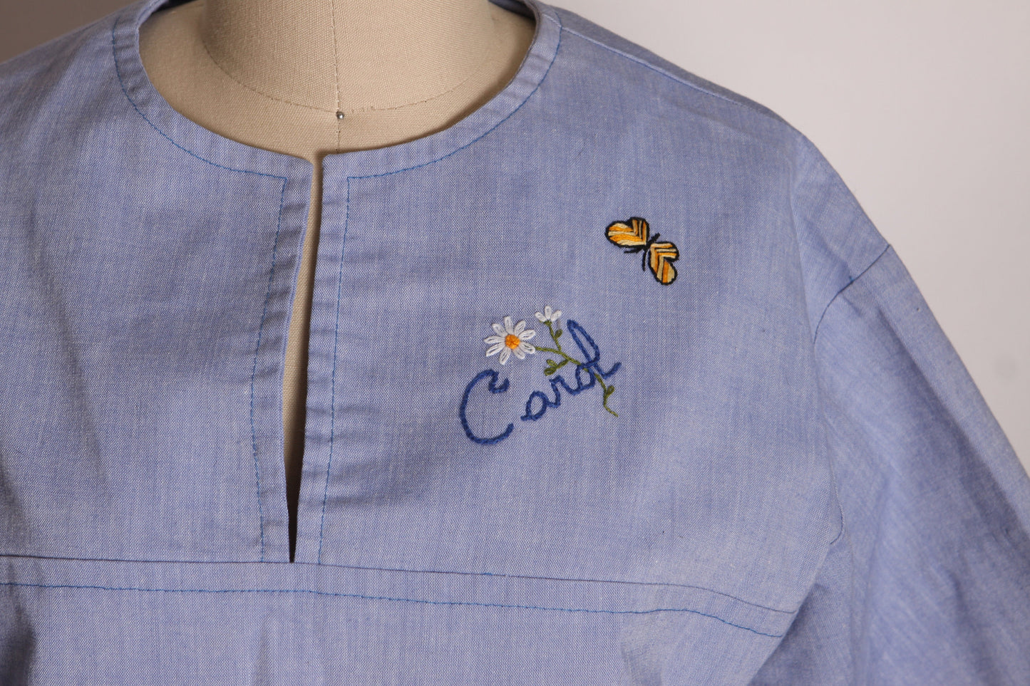 1970s Chambray Denim Look Short Sleeve Pullover Carmella Hair Salon Carol Blouse -L