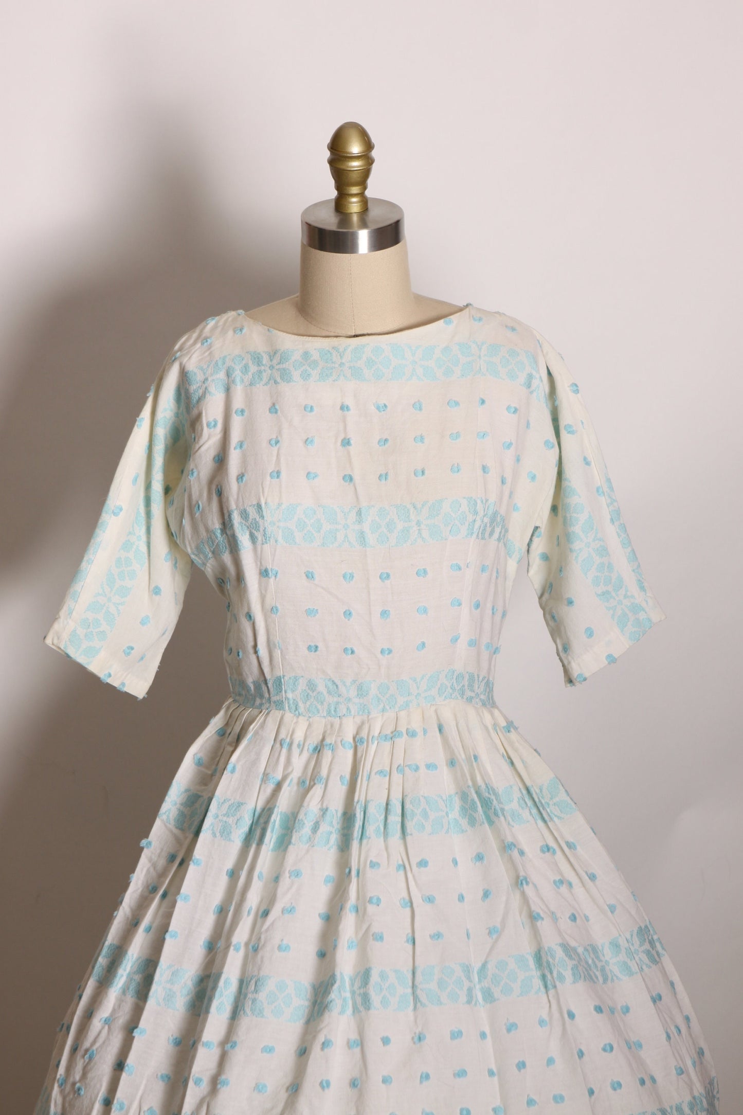 1950s White and Blue Half Sleeve Floral Trim Fit and Flare Dress -XS