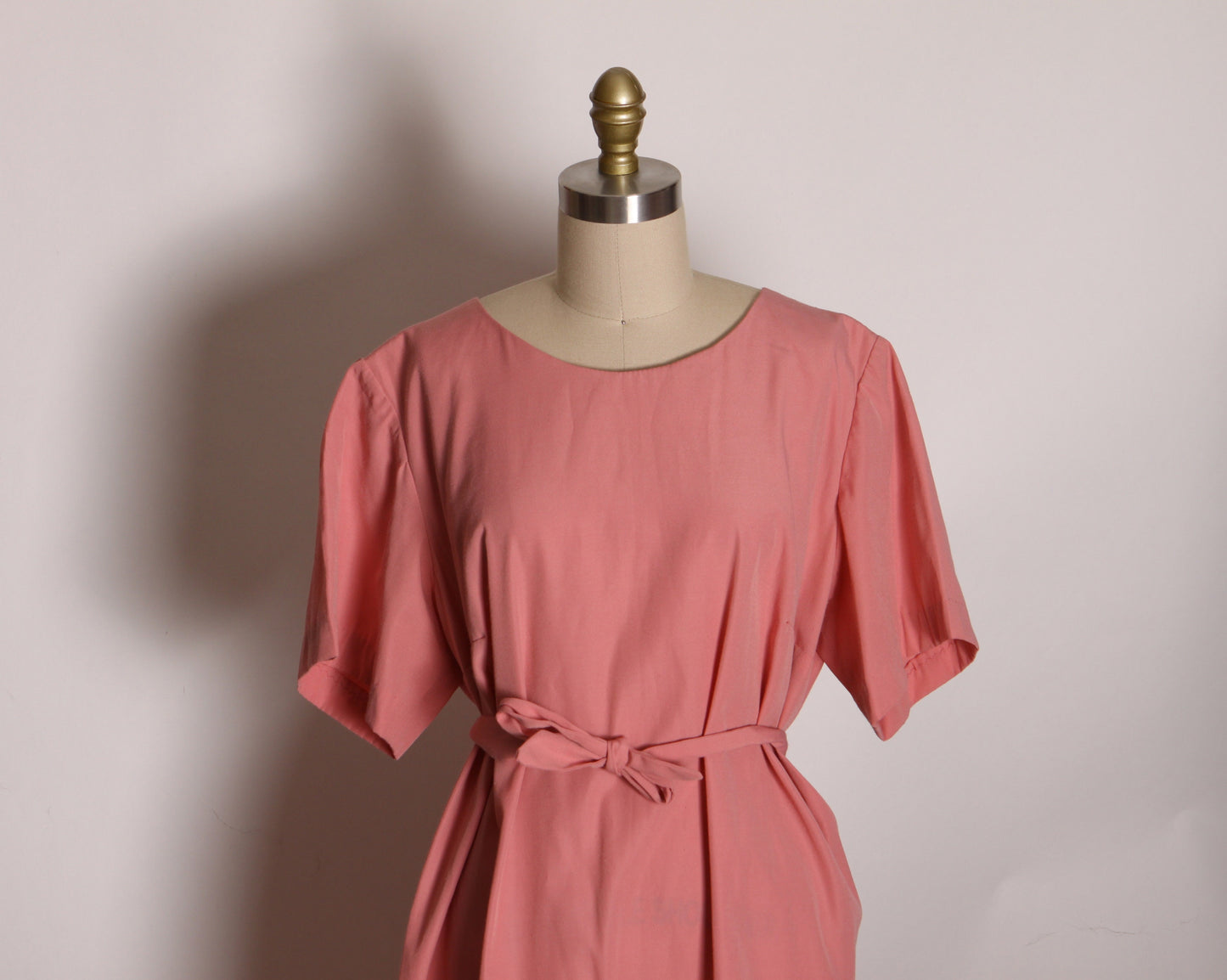 1960s 1970s Dusty Rose Pink Short Sleeve Belted Shift Dress -2XL