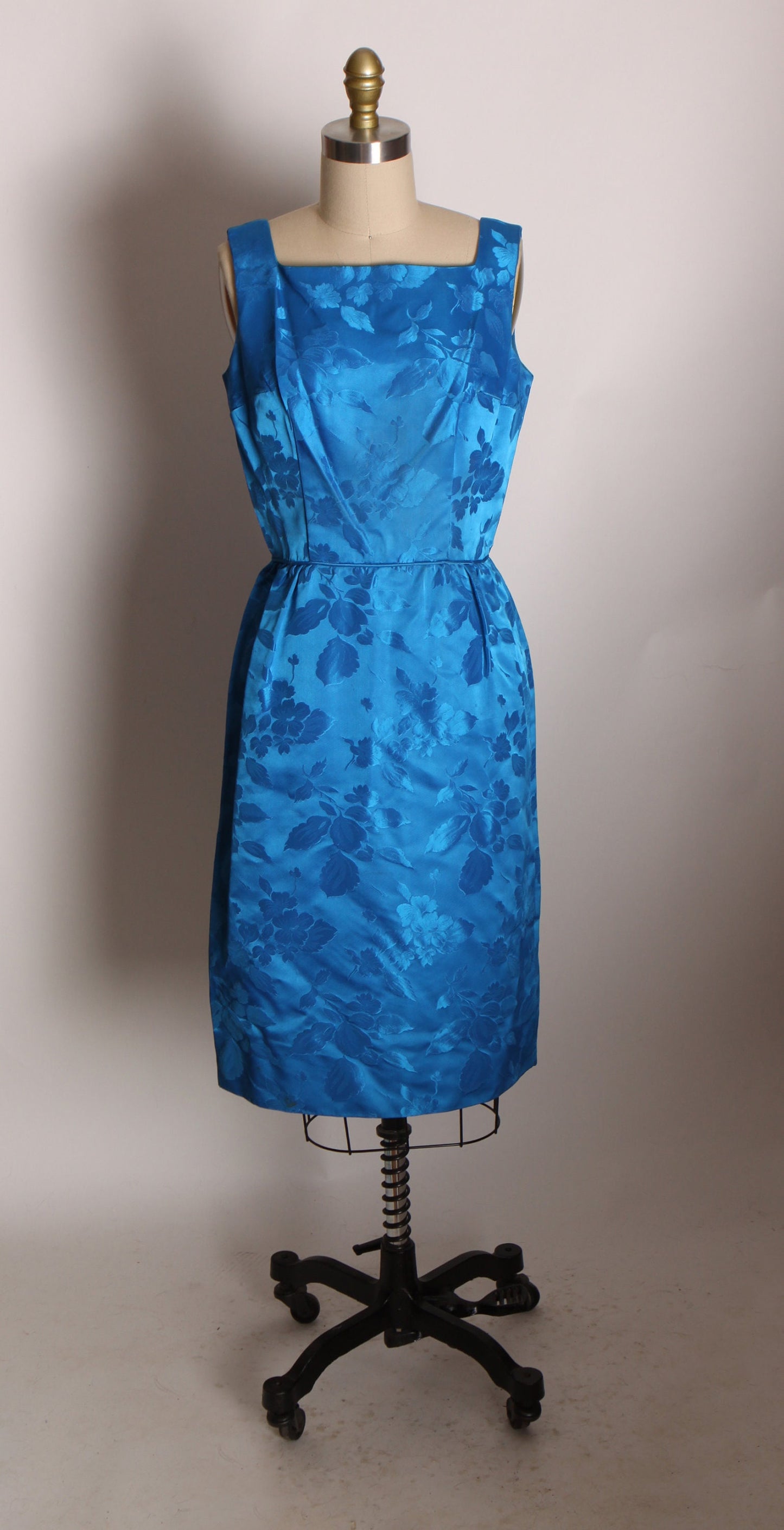 1950s Blue Floral Brocade Sleeveless Wiggle Dress with Matching 3/4 Length Sleeve Jacket Outfit -S