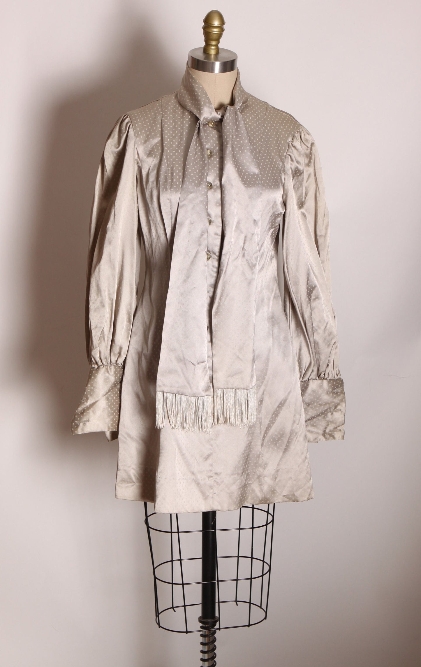 1960s Gray Silver and White Satin Long Sleeve Clear Button Up Attached Fringe Collar Mini Dress by Ho Ho California -XS