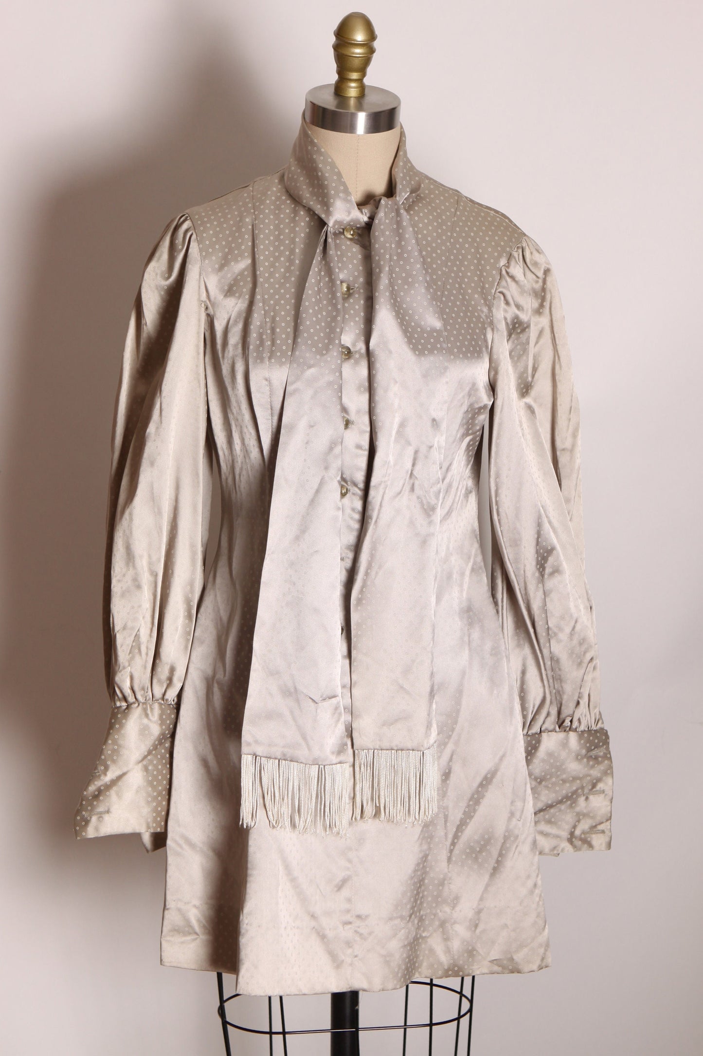 1960s Gray Silver and White Satin Long Sleeve Clear Button Up Attached Fringe Collar Mini Dress by Ho Ho California -XS