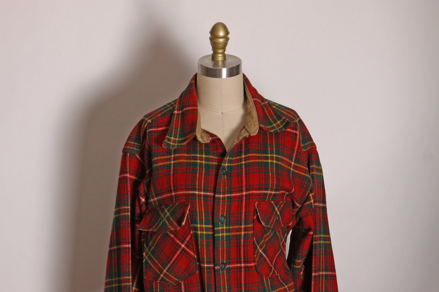 1970s Red and Green Holiday Christmas Plaid Long Sleeve Wool Mens Jacket by Woolrich -XL