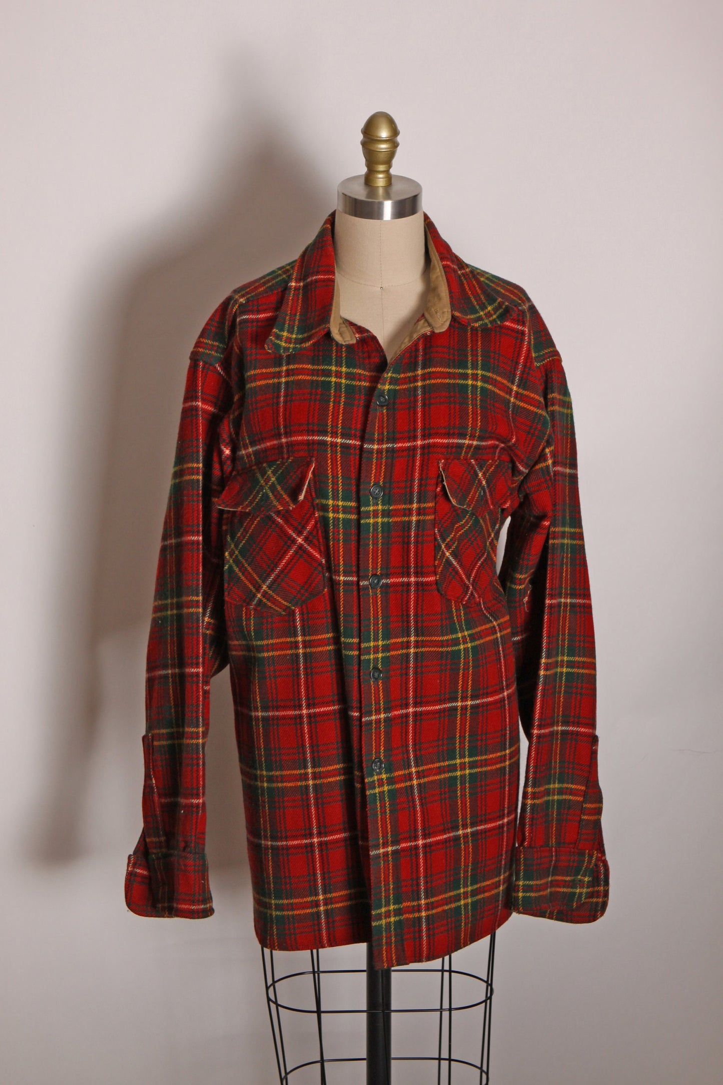 1970s Red and Green Holiday Christmas Plaid Long Sleeve Wool Mens Jacket by Woolrich -XL