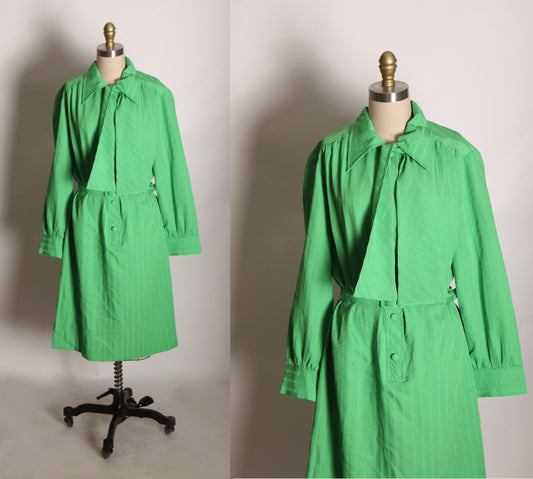 1970s Green Pussybow Collar Button Up Belted Front Long Sleeve Dress by Edith Flagg -1XL