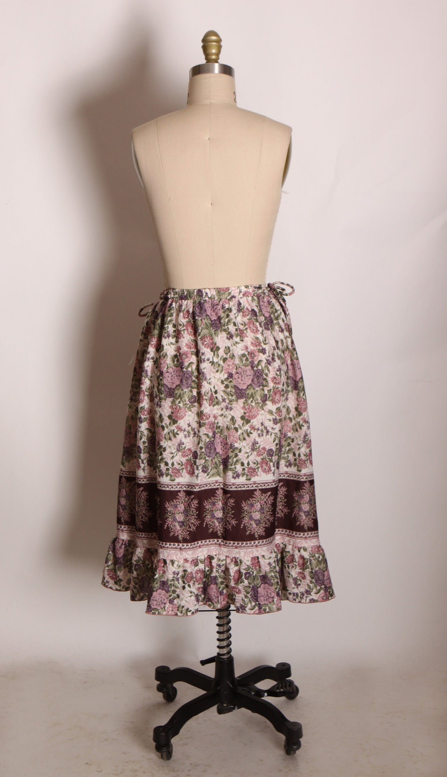 1970s Purple, Cream and Tan Cinched Shoulders Floral Sleeveless Blouse with Matching Skirt Two Piece Outfit by RL Sport -L