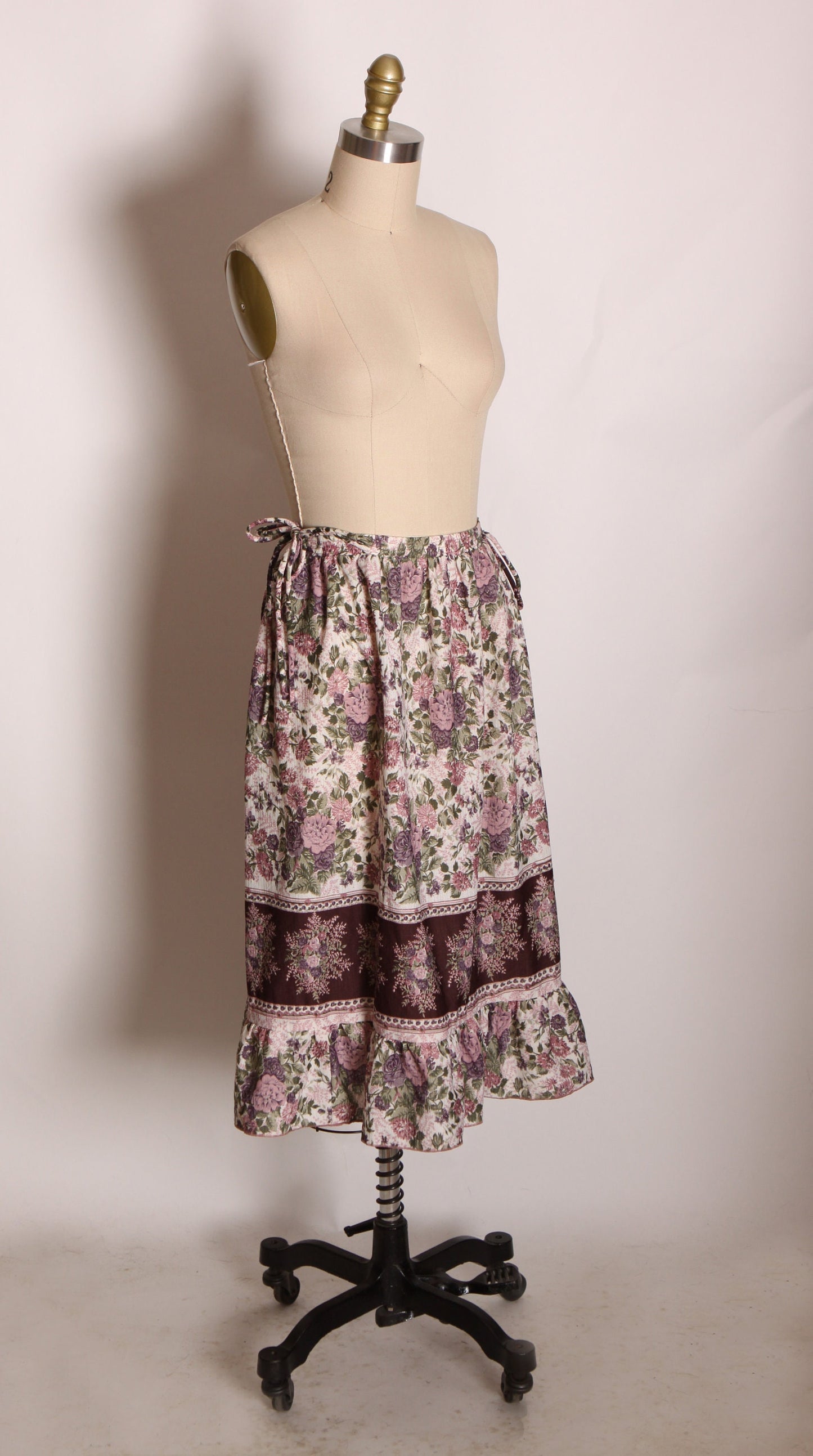 1970s Purple, Cream and Tan Cinched Shoulders Floral Sleeveless Blouse with Matching Skirt Two Piece Outfit by RL Sport -L