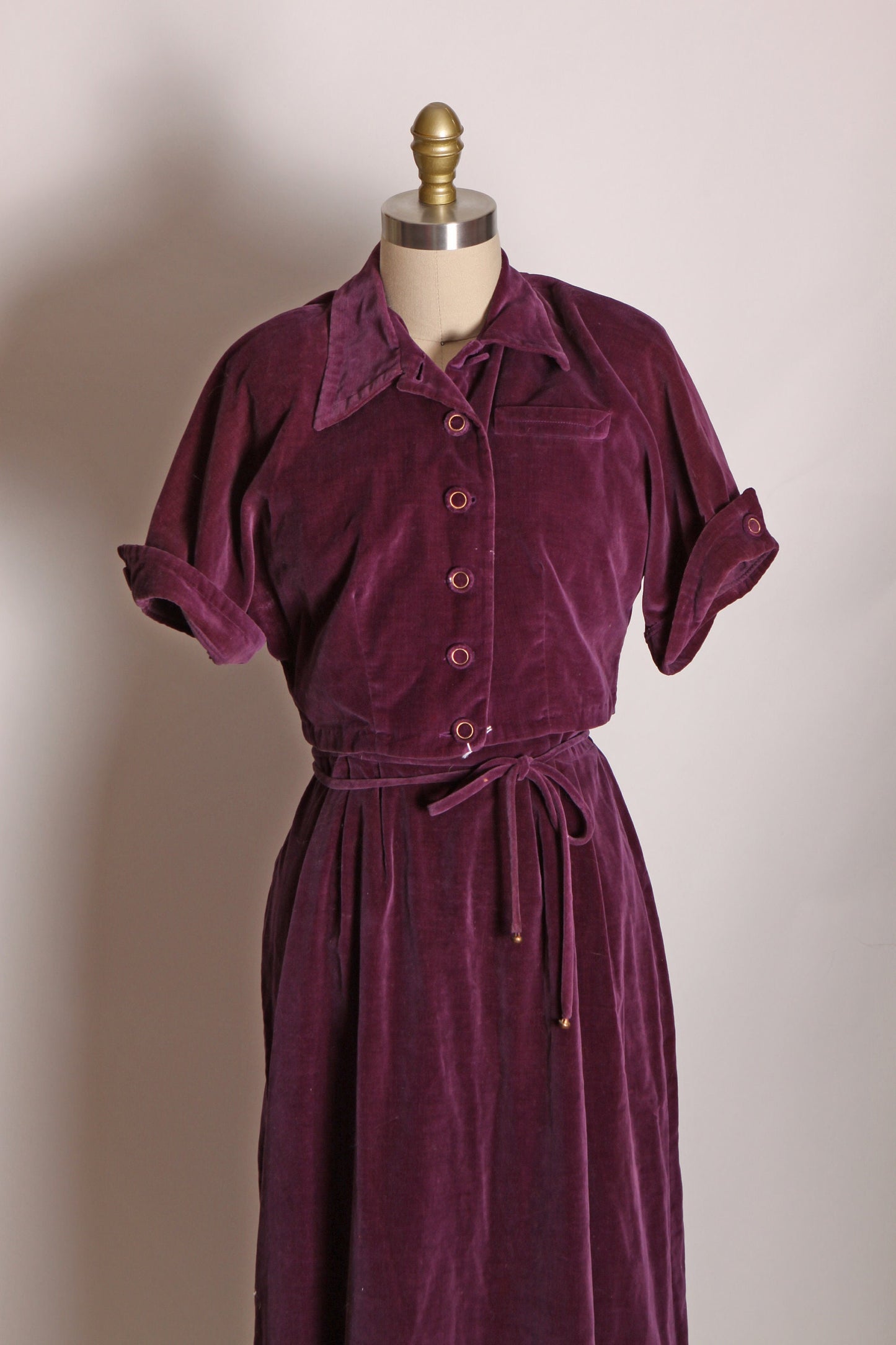 1950s Purple Wide Strap Belted Gold Detail Wiggle Dress with Matching Short Sleeve Jacket by Koret of California