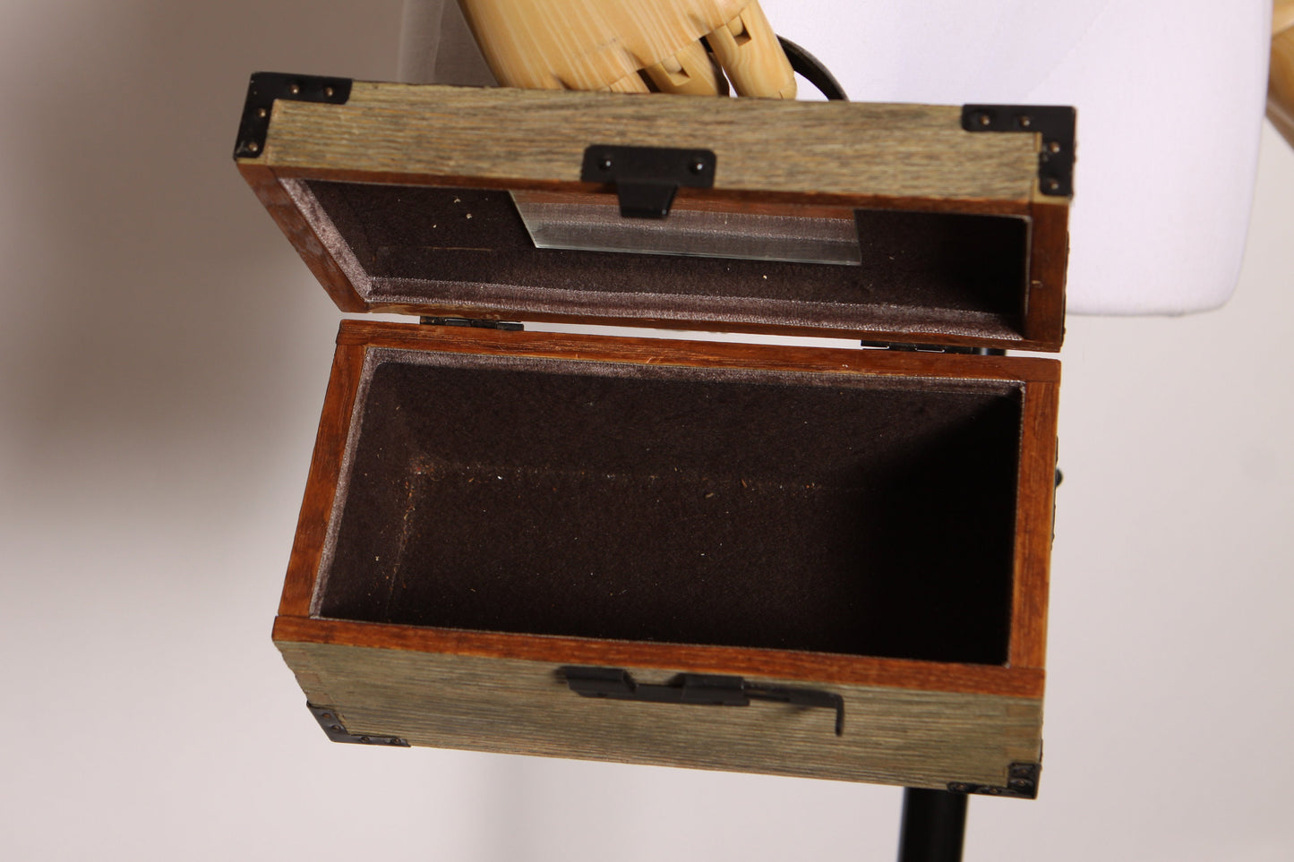 1960s Gray Wood Varnish and Metal Top Handle Square Purse