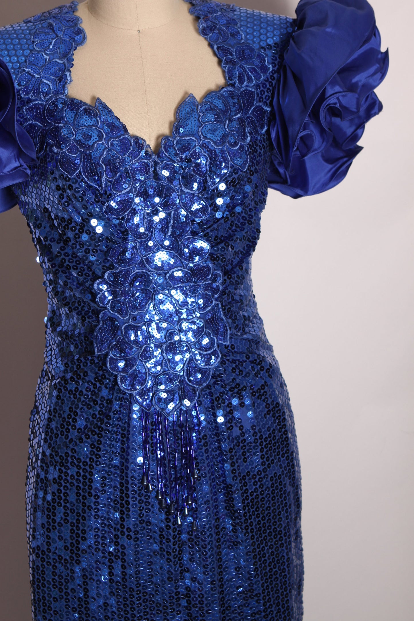 1980s Blue Sequin Ruffle Short Sleeve Full Length Leg Split Back Beaded Fringe Formal Prom Dress by Alyce Designs -M