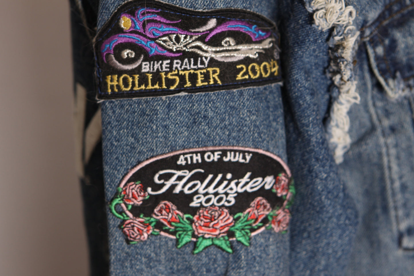 Y2K 2000s Blue Denim Frayed Edges Long Sleeve Harley Davidson Lady Harley Patches Biker Jacket by Harley Davidson -M