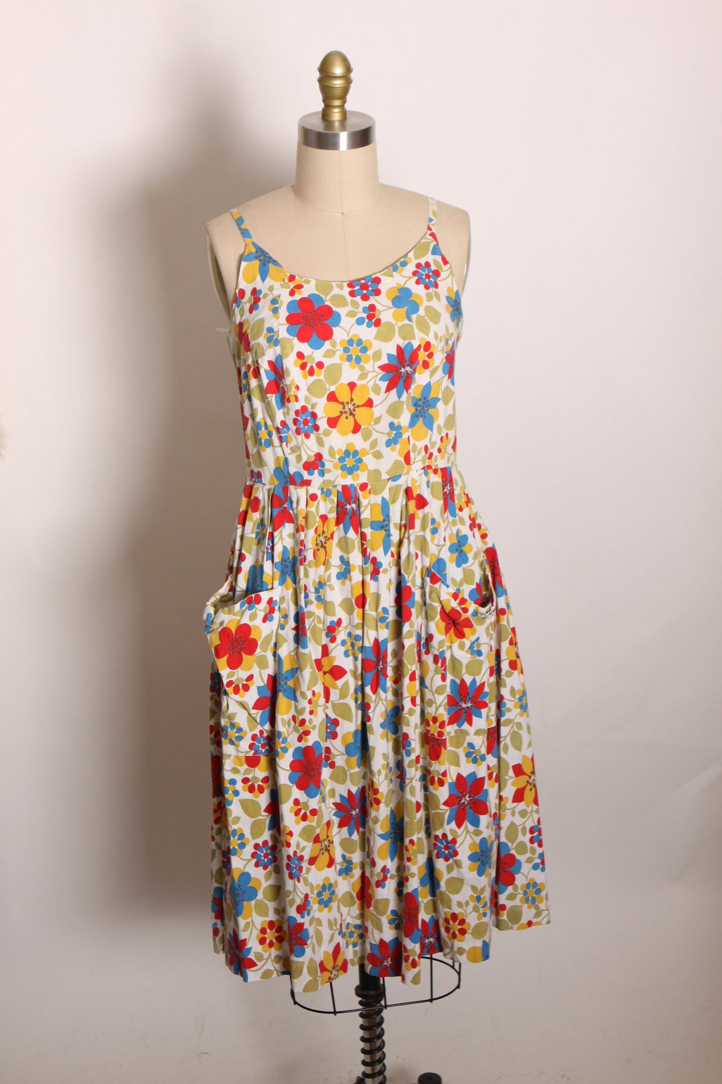 Late 1950s Early 1960s White, Red, Blue and Yellow Floral Flower Power Pocketed Dress -XS