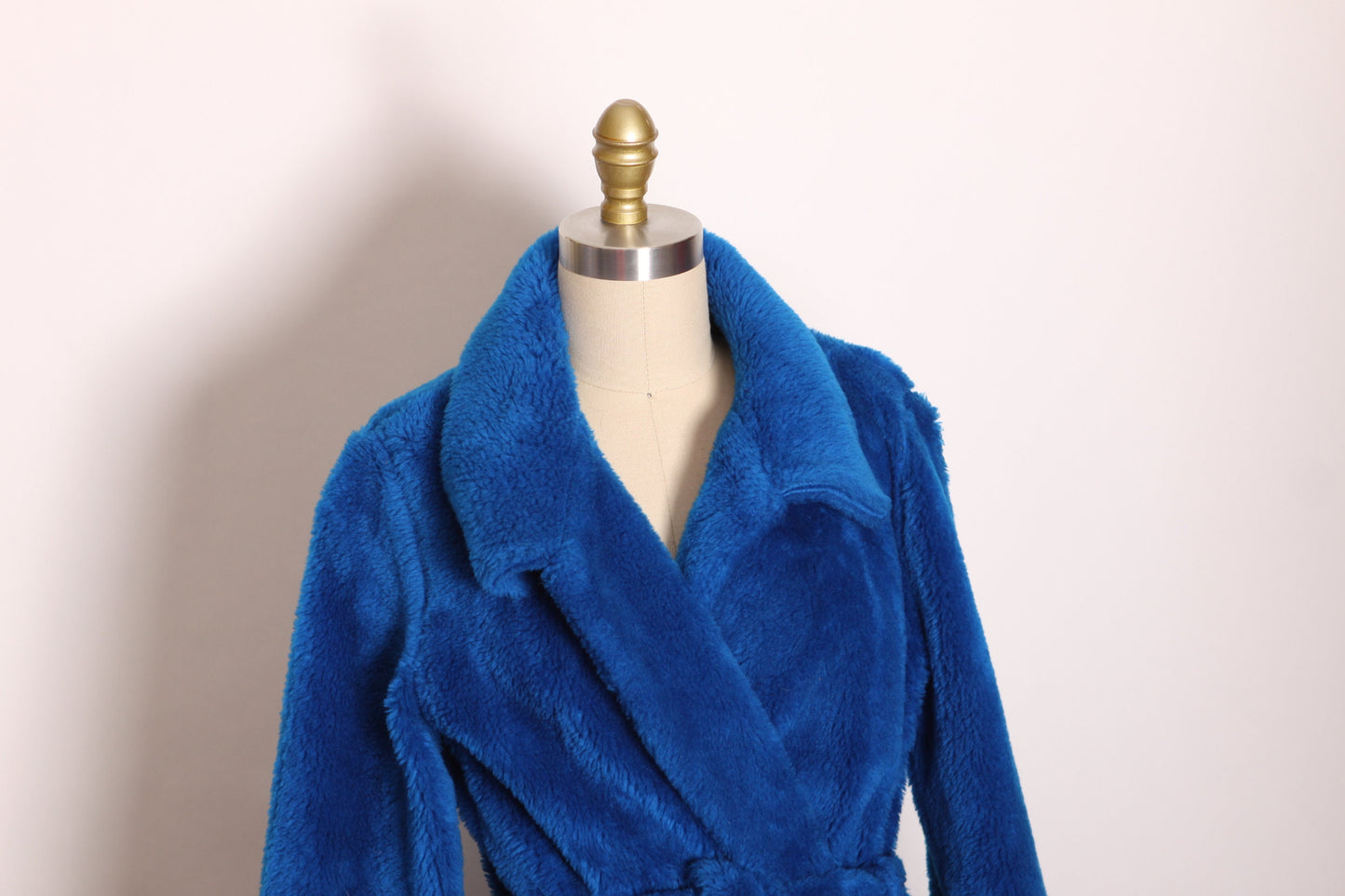 1970s Blue Fuzzy Faux Fur Look Long Sleeve Full Length Robe -M-L