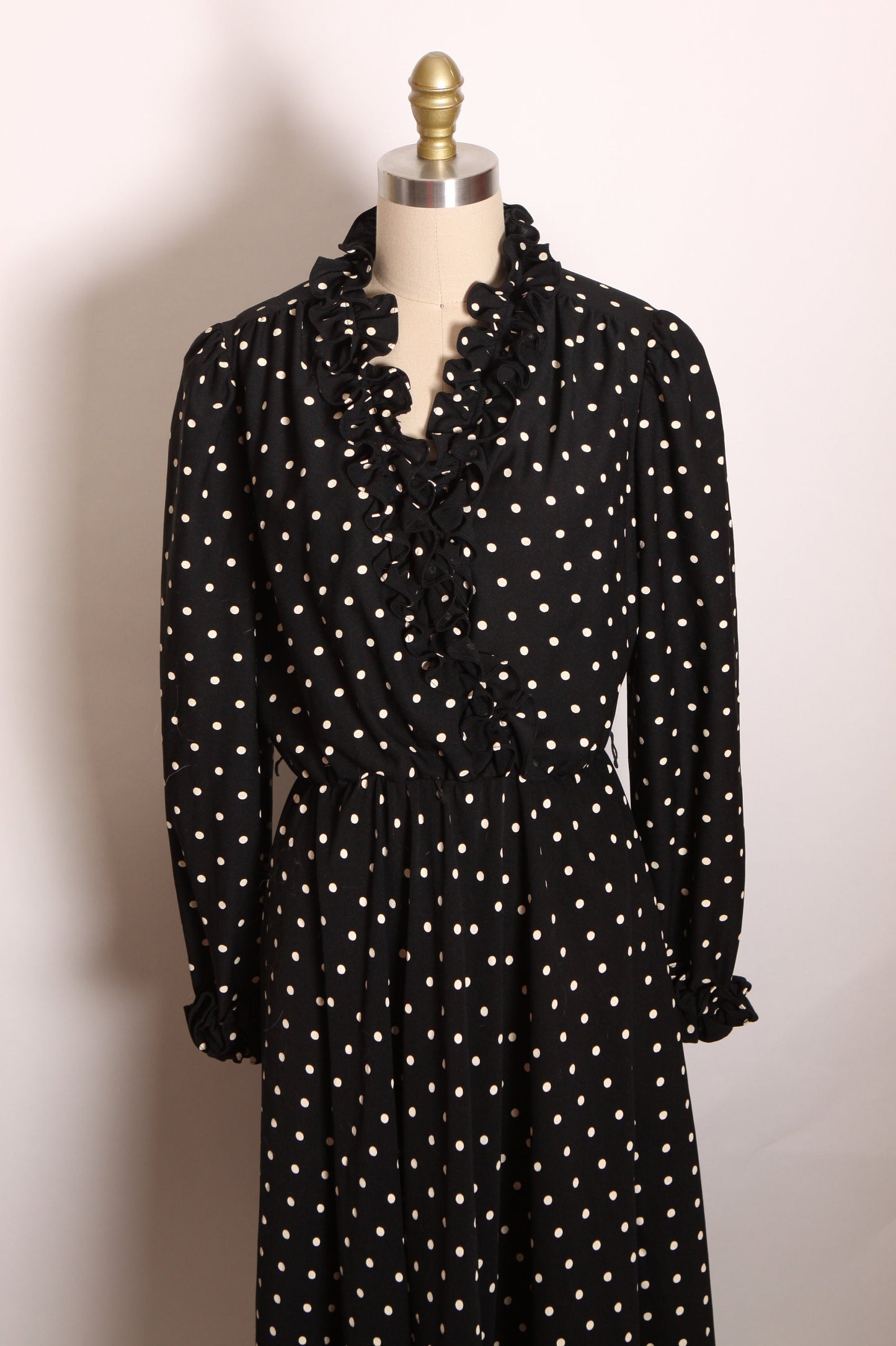 1970s Black and Cream Polka Dot Ruffle Collar V Neck Long Sleeve Dress by Lorac Original -1XL