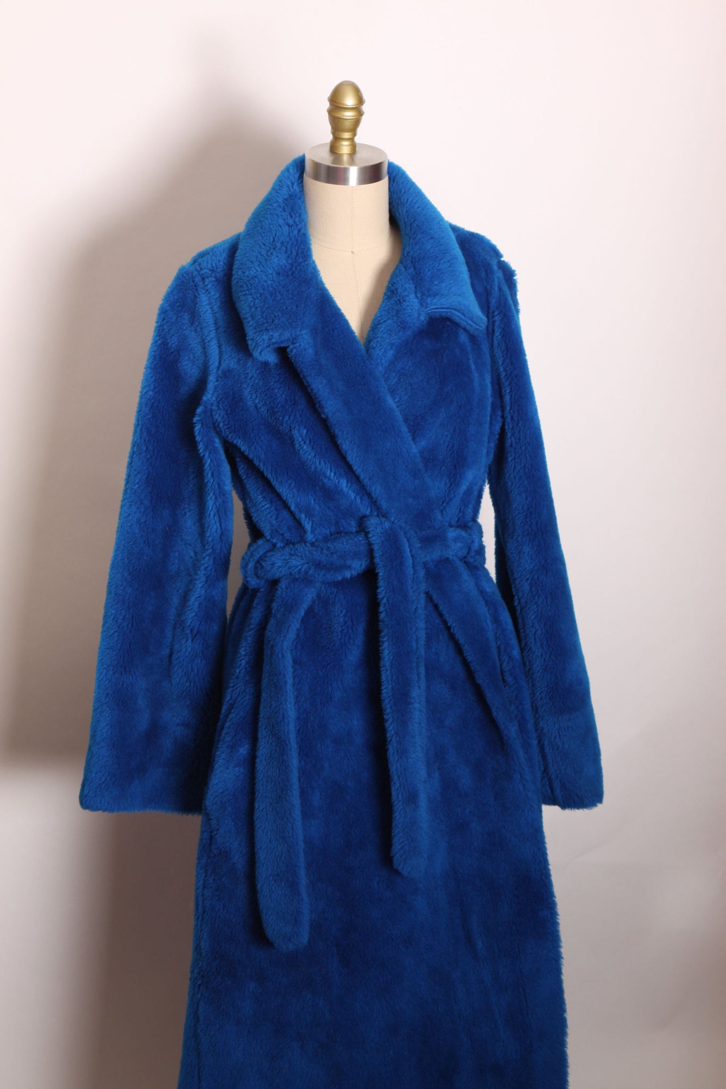 1970s Blue Fuzzy Faux Fur Look Long Sleeve Full Length Robe -M-L