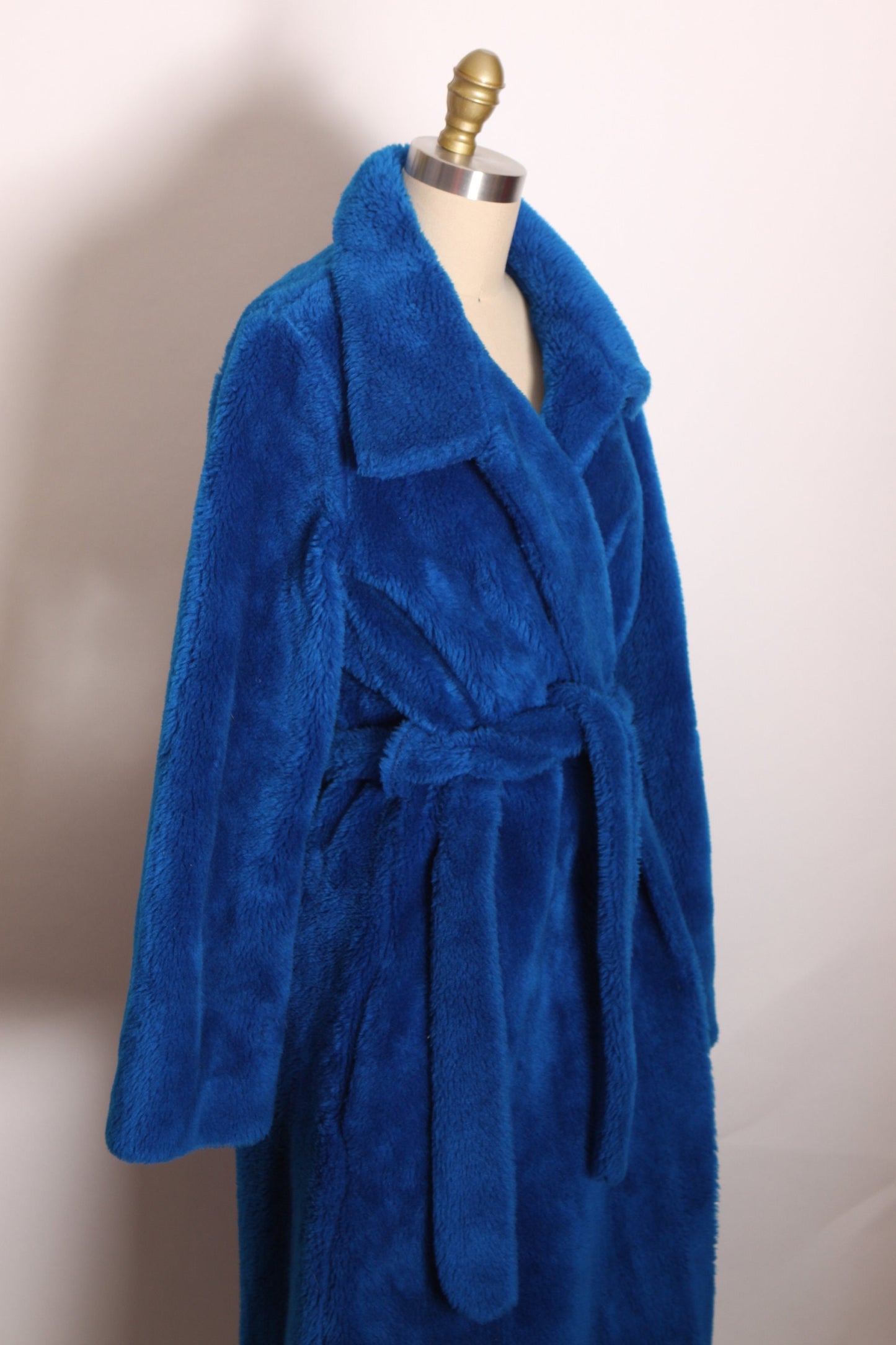 1970s Blue Fuzzy Faux Fur Look Long Sleeve Full Length Robe -M-L