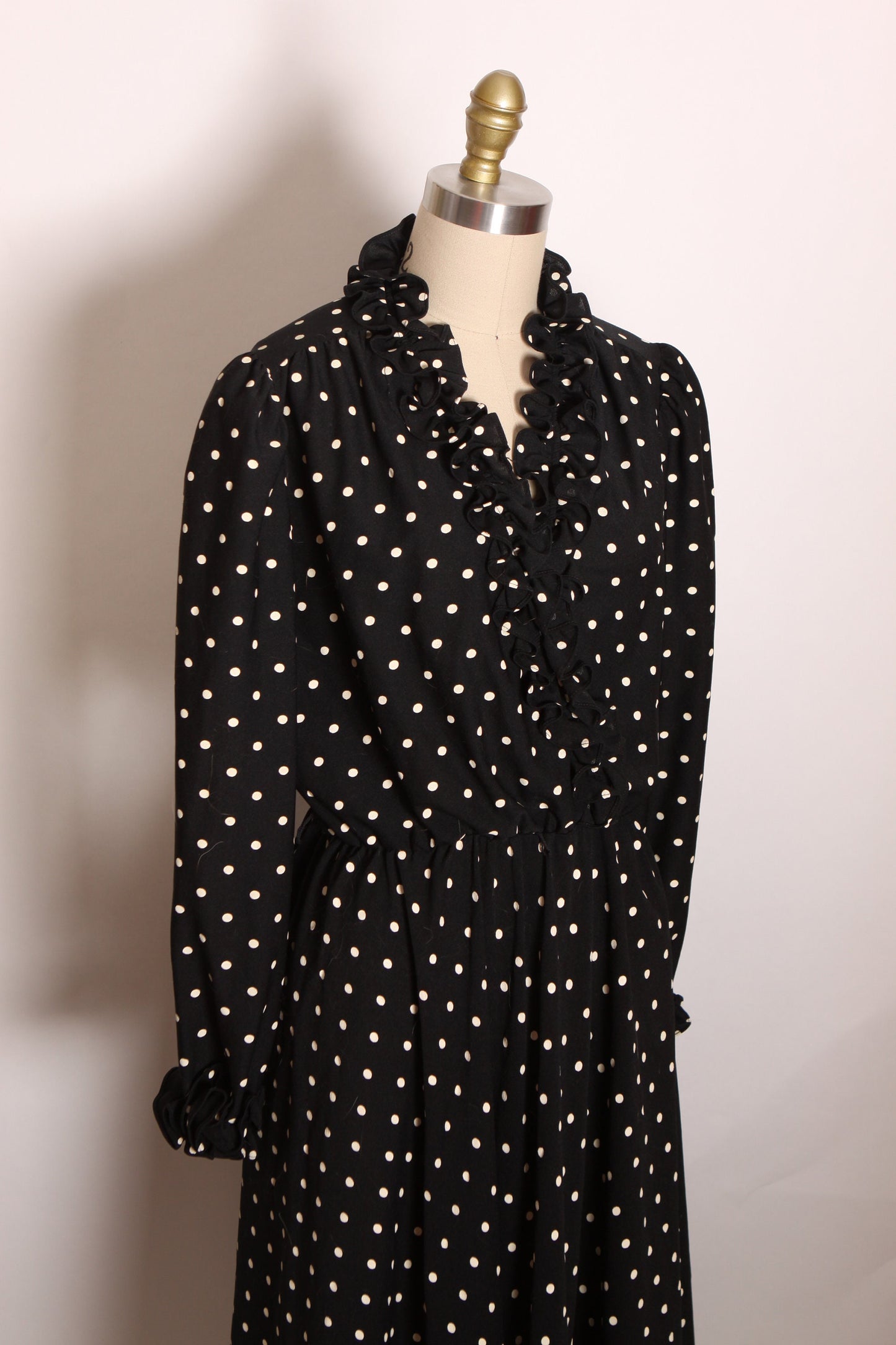 1970s Black and Cream Polka Dot Ruffle Collar V Neck Long Sleeve Dress by Lorac Original -1XL