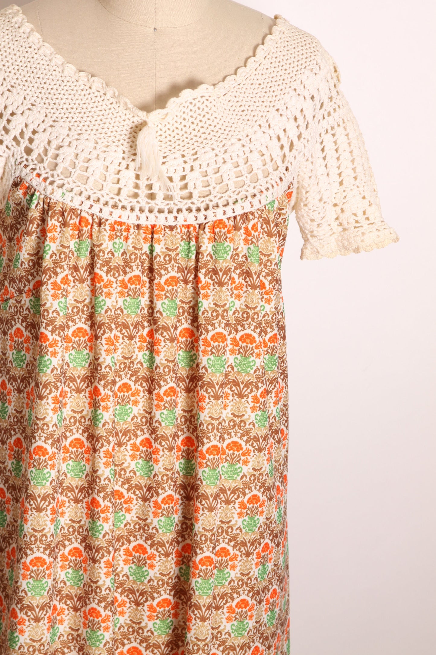 1970s Orange, Brown and Green Macrame Crochet Short Sleeve Floral Flower Pot Muu Muu Dress -XL