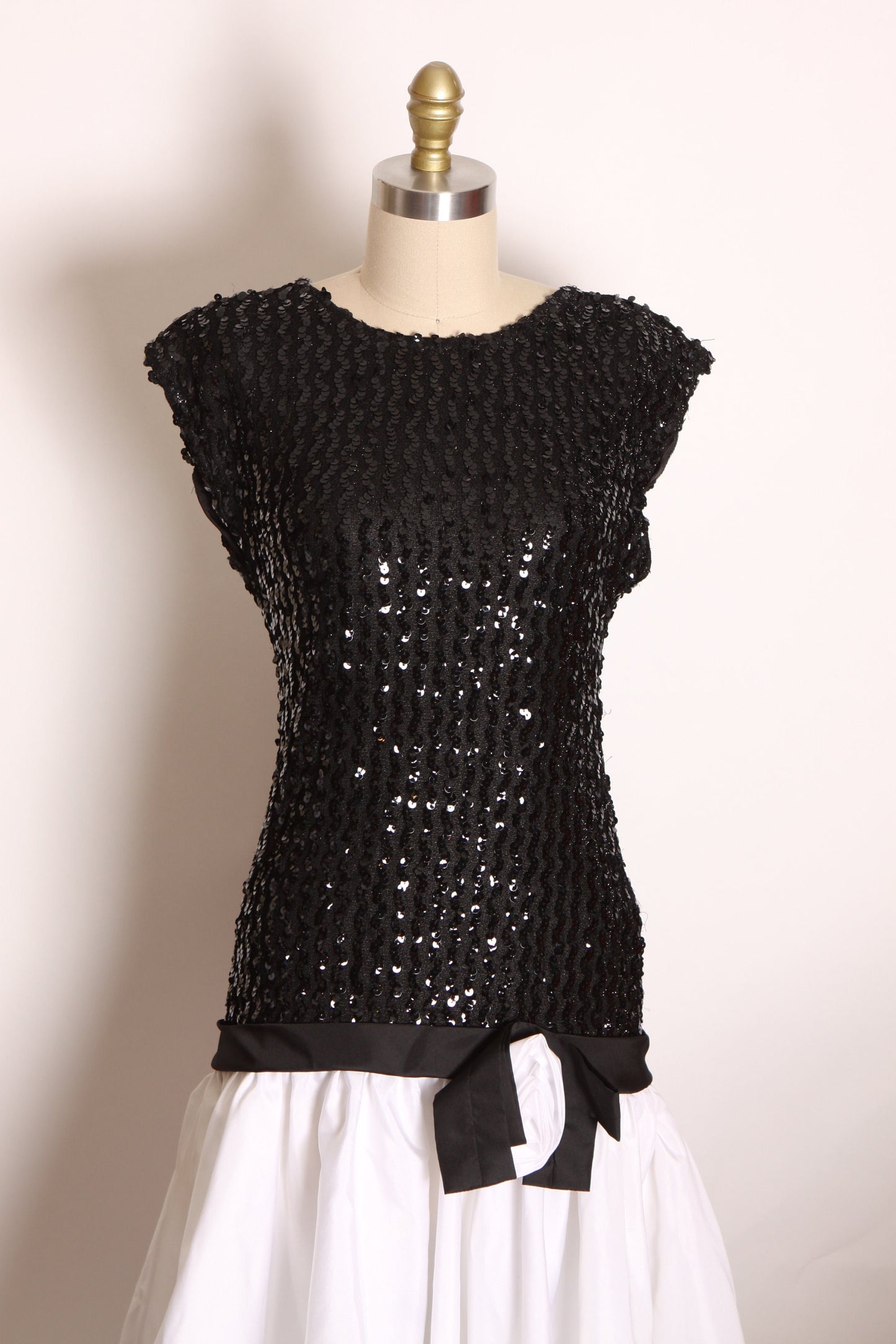 1980s Black and White Short Sleeve Sequin Bodice Drop Waist Ruffle Asymmetrical Formal Pageant Prom Dress by Precious Moments -XL