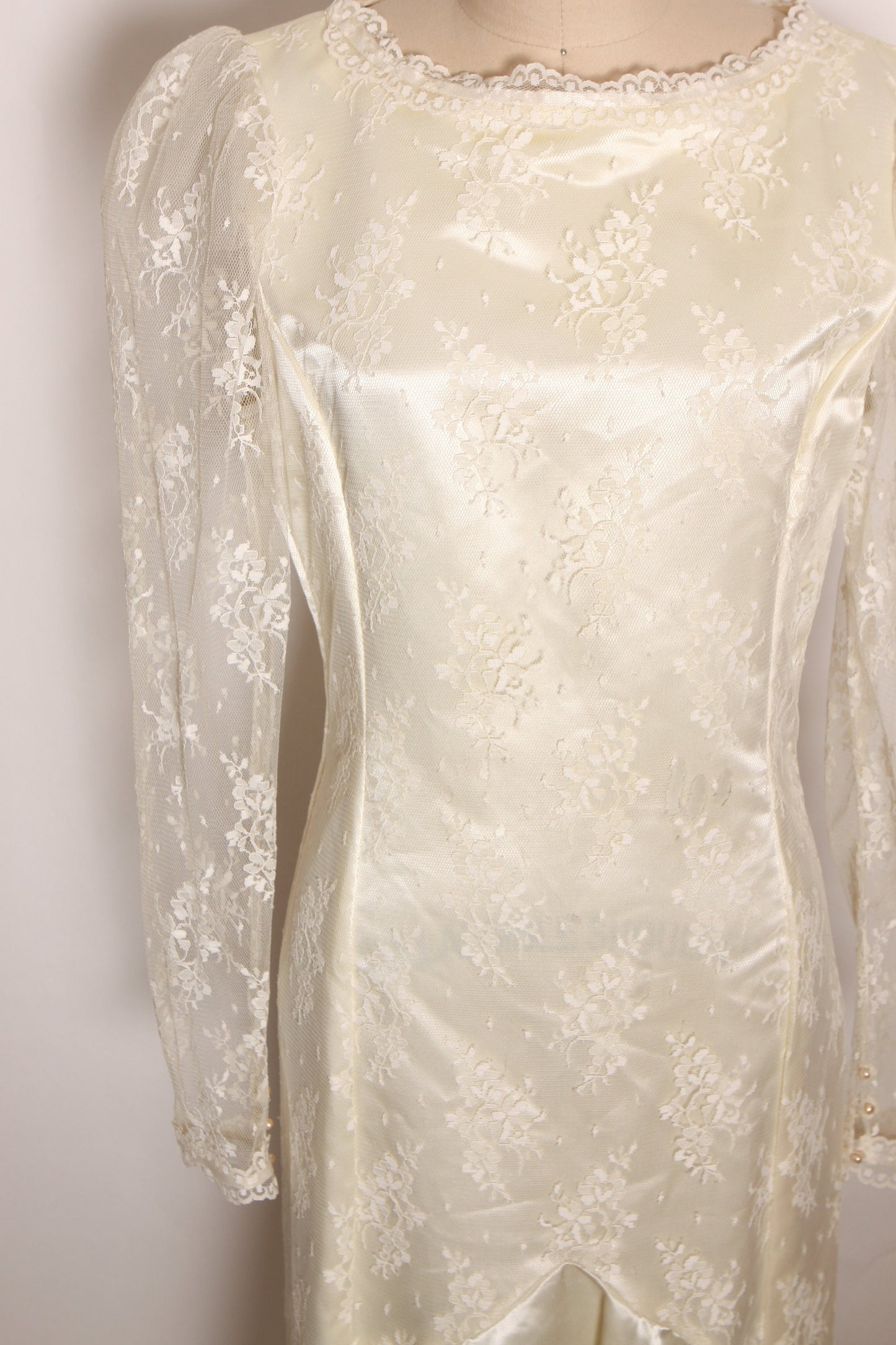 1980s Champagne Cream Off White Lace and Satin Sheer along Sleeve Mermaid Wedding Dress -S