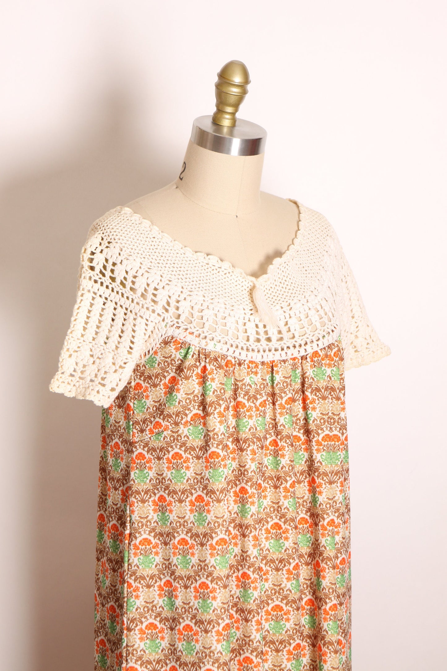 1970s Orange, Brown and Green Macrame Crochet Short Sleeve Floral Flower Pot Muu Muu Dress -XL