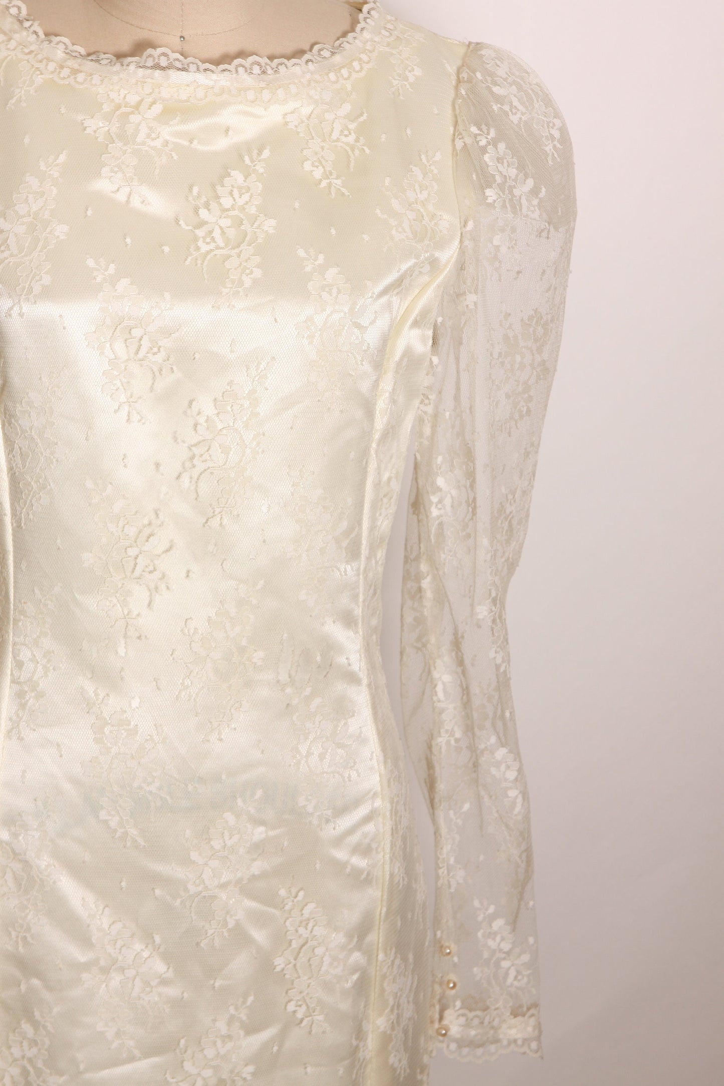 1980s Champagne Cream Off White Lace and Satin Sheer along Sleeve Mermaid Wedding Dress -S