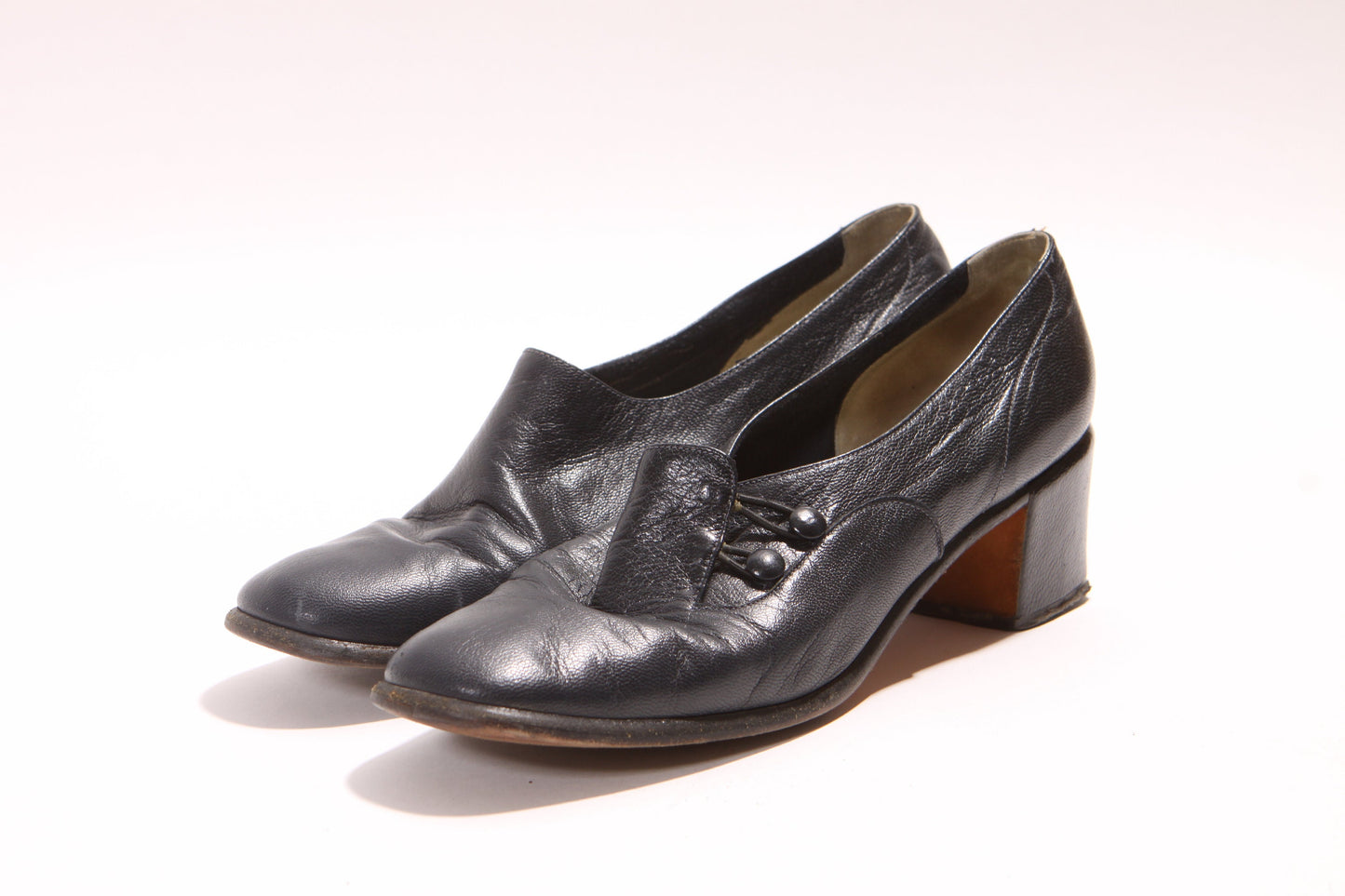 1960s Black Button Detail Short High Heel Shoes by Amalji by Rangoui -Size 7 1/2