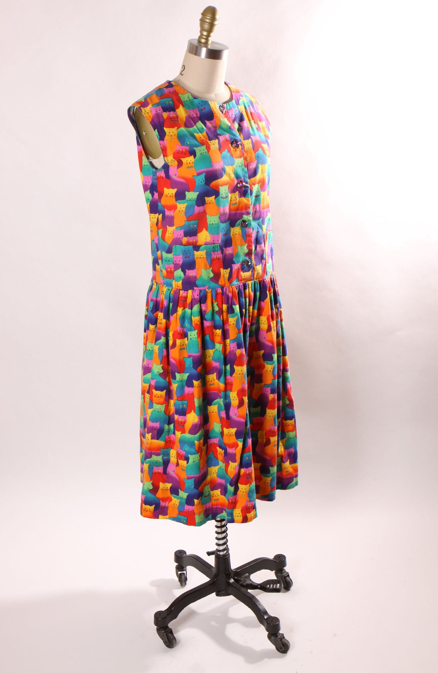 1980s Novelty Rainbow Multi-Colored Cat Print Sleeveless Button Up Drop Waist Dress by Impressions by Lyris Kay -S